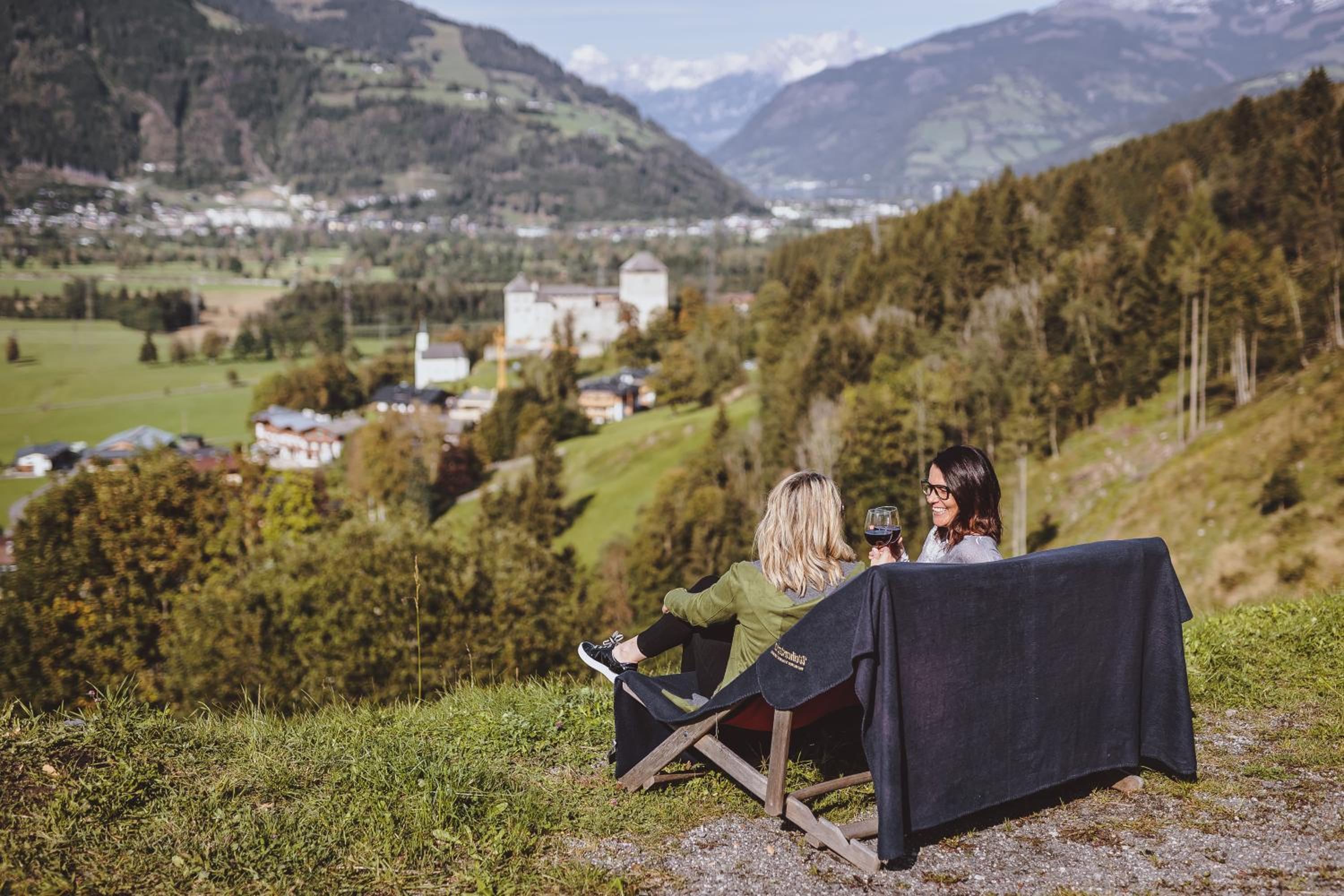 Panorama Hotel Guggenbichl - inkl Sommerkarte, einmaliger Eintritt ins Tauern Spa & bester Ausblick über Kaprun