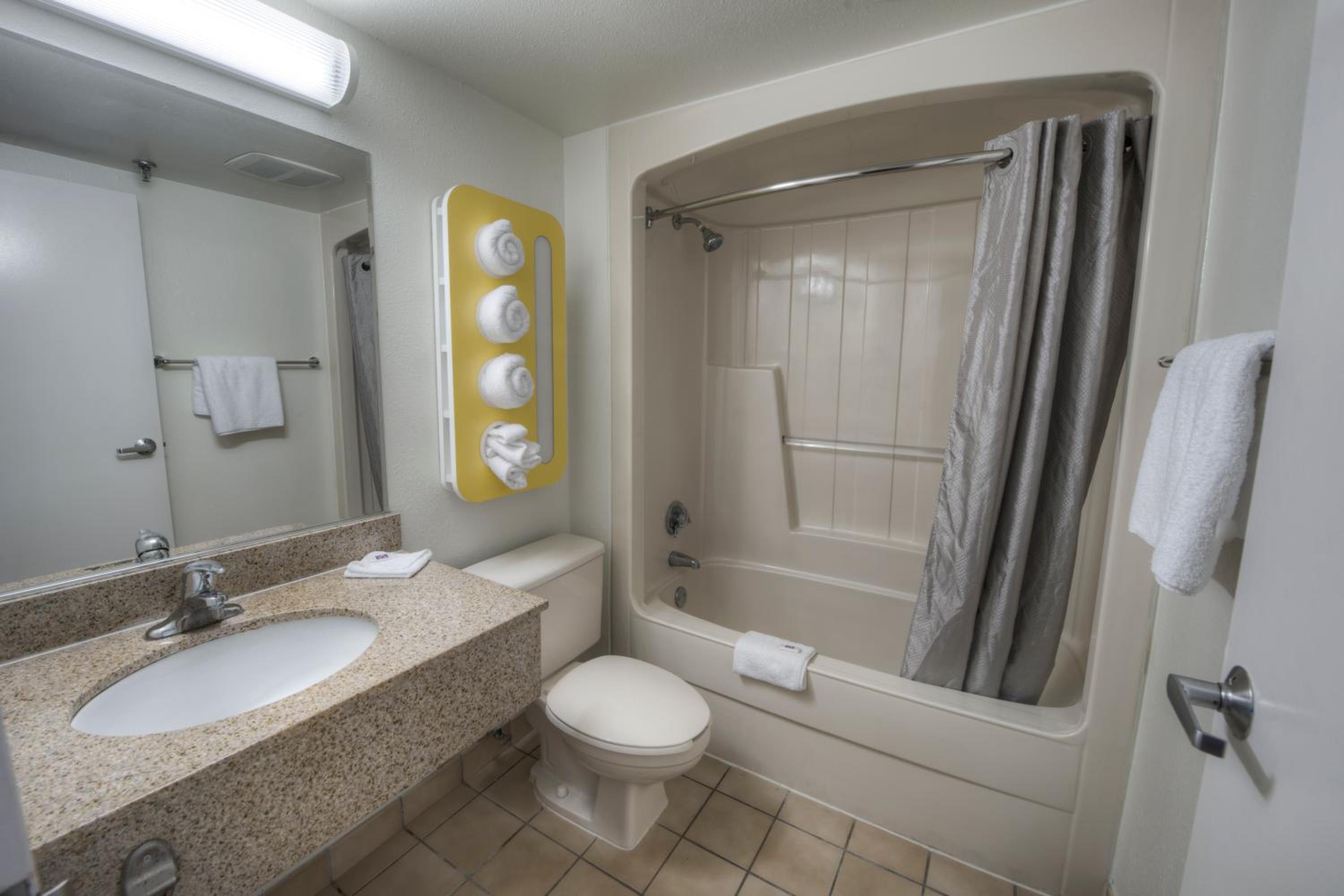 Motel 6-Branford, CT - New Haven - Property Image 41
