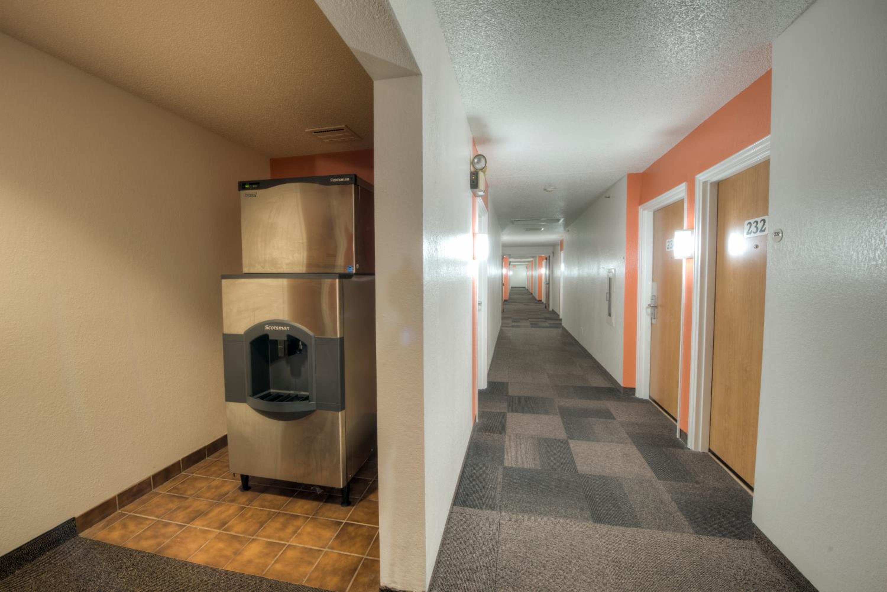 Motel 6-Branford, CT - New Haven - Property Image 55