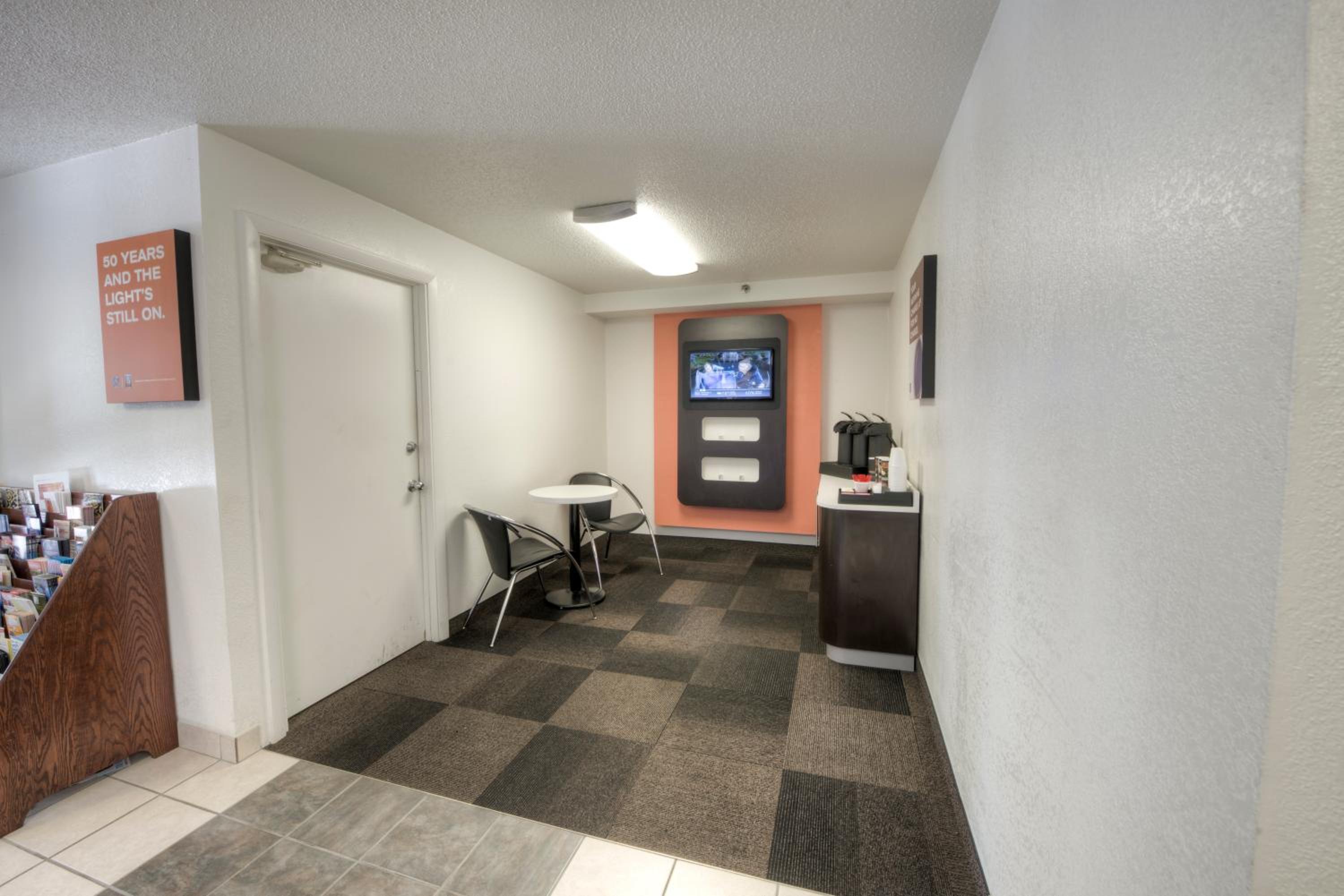 Motel 6-Branford, CT - New Haven - Property Image 18