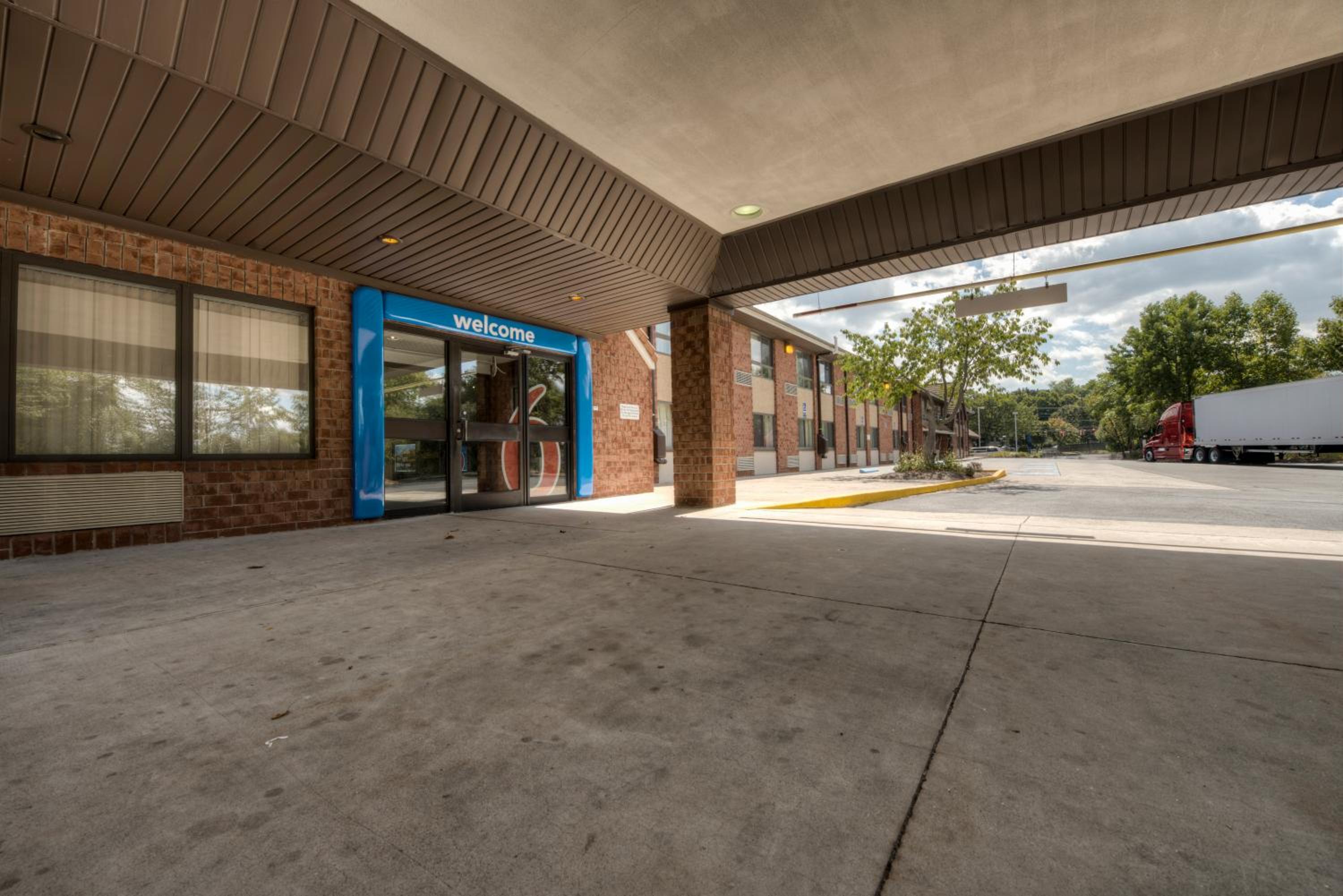 Motel 6-Branford, CT - New Haven - Property Image 24