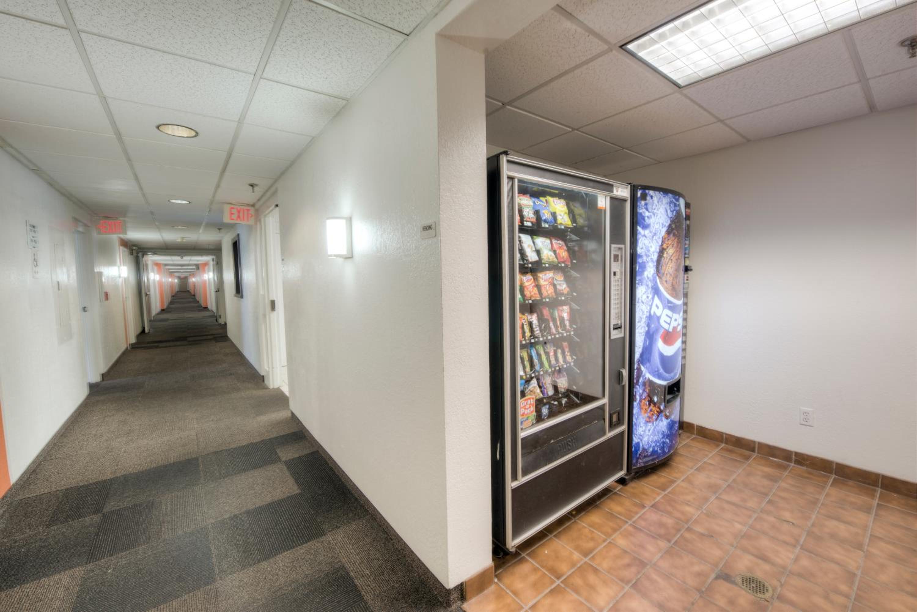 Motel 6-Branford, CT - New Haven - Property Image 20
