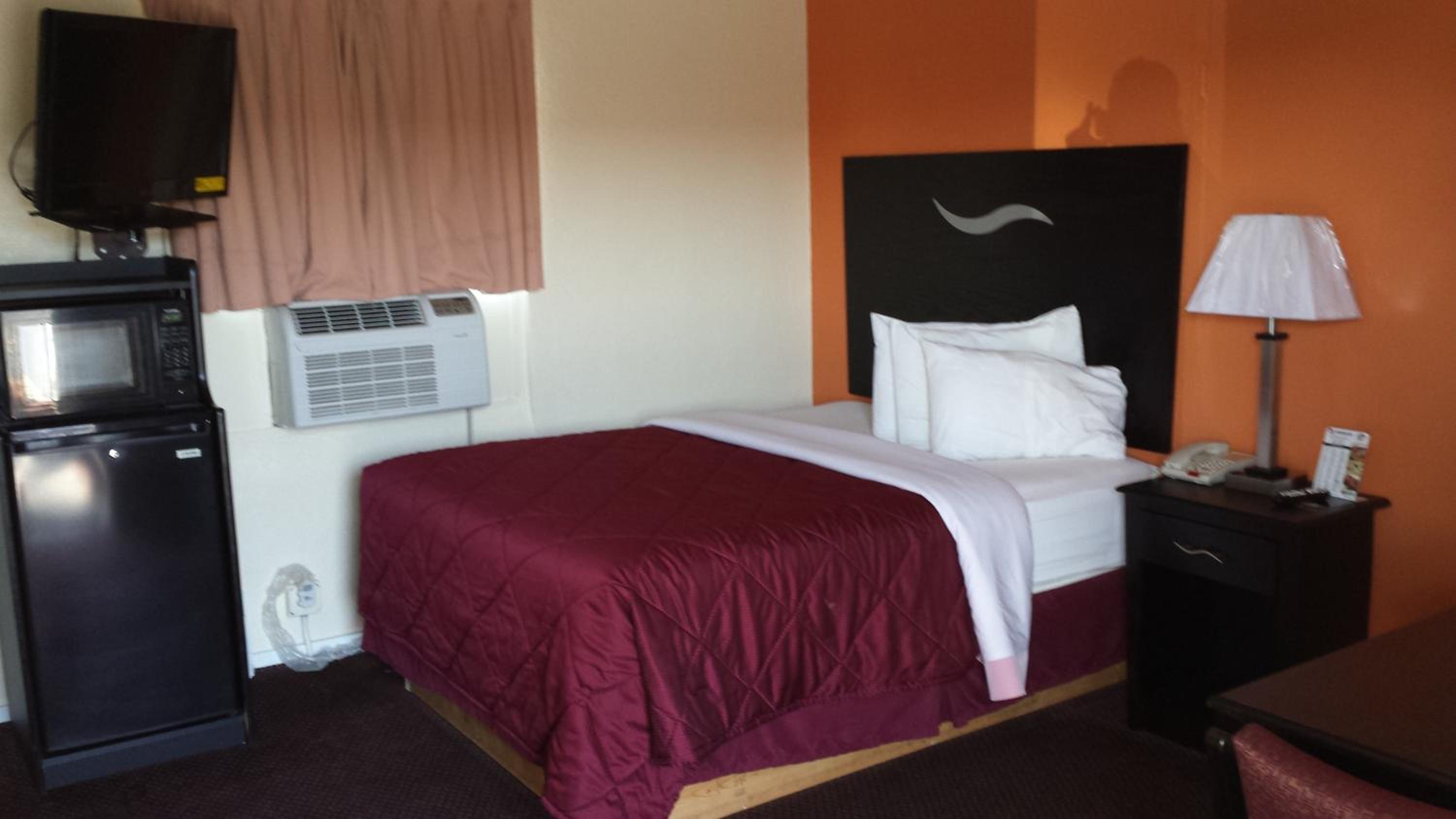 Sedalia Vacations - American Inn - Property Image 5