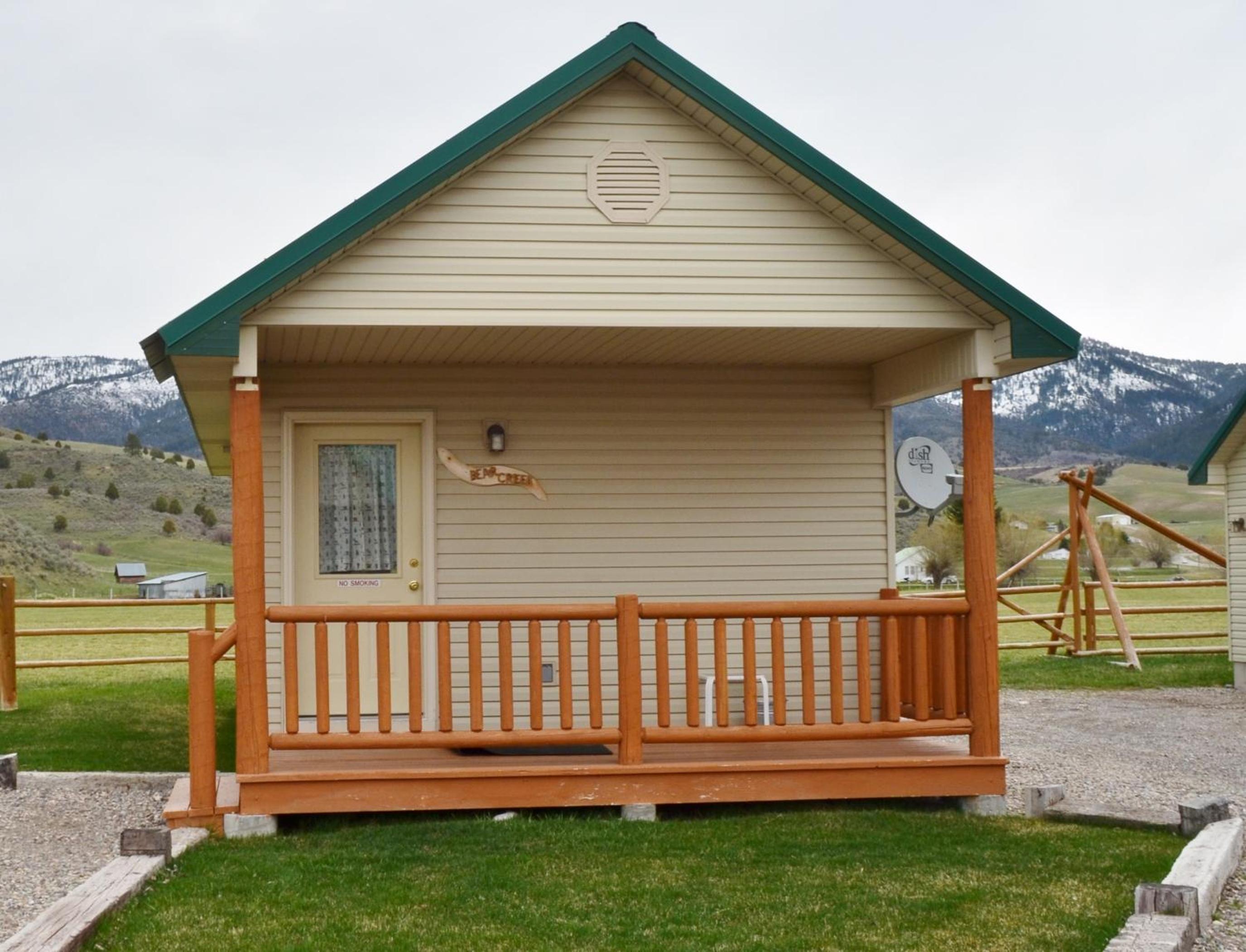 Sleepy J Cabins