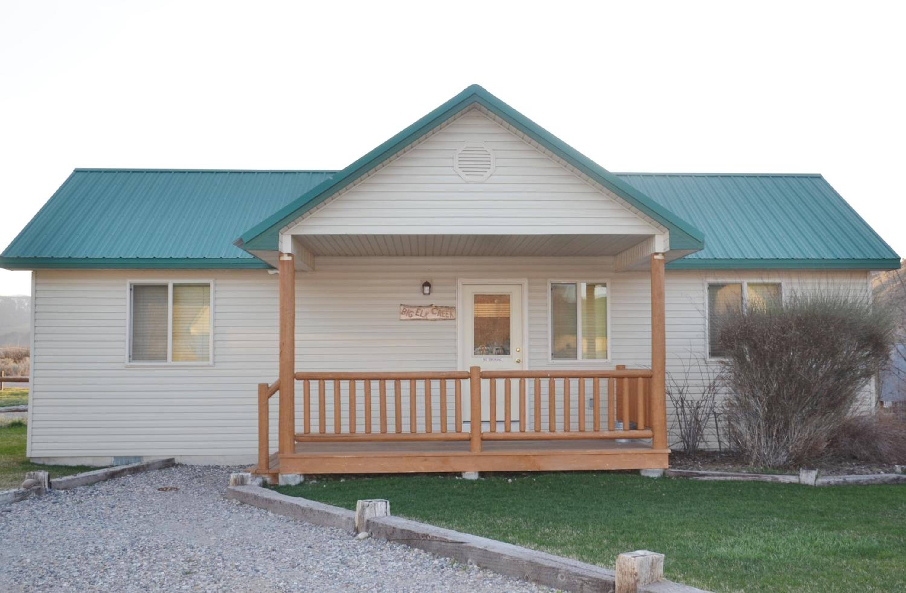 Sleepy J Cabins