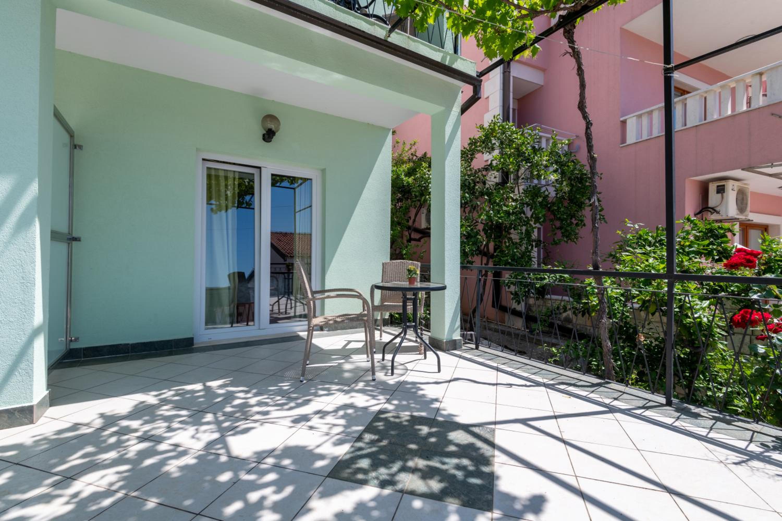 Apartments & rooms Leon