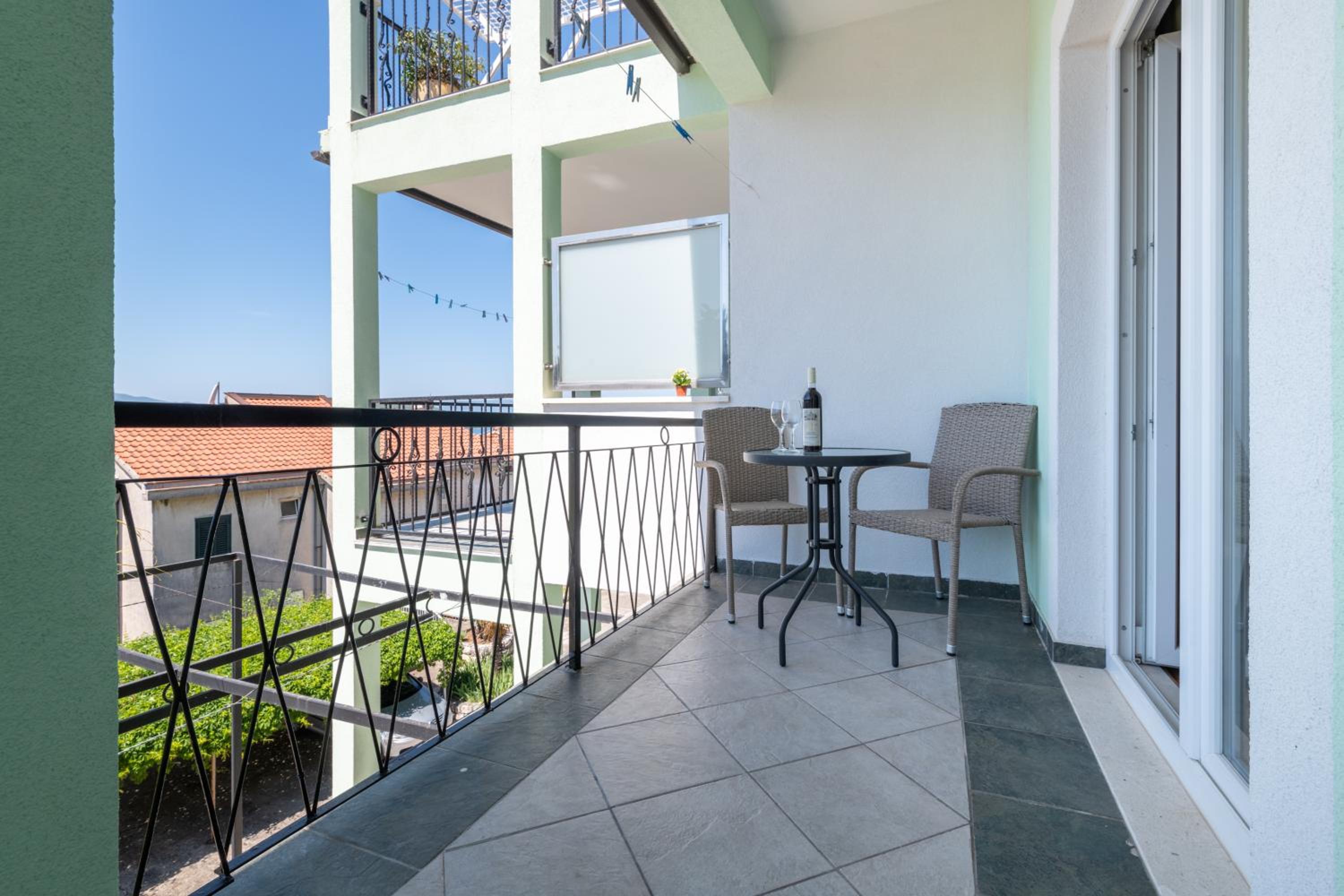 Apartments & rooms Leon