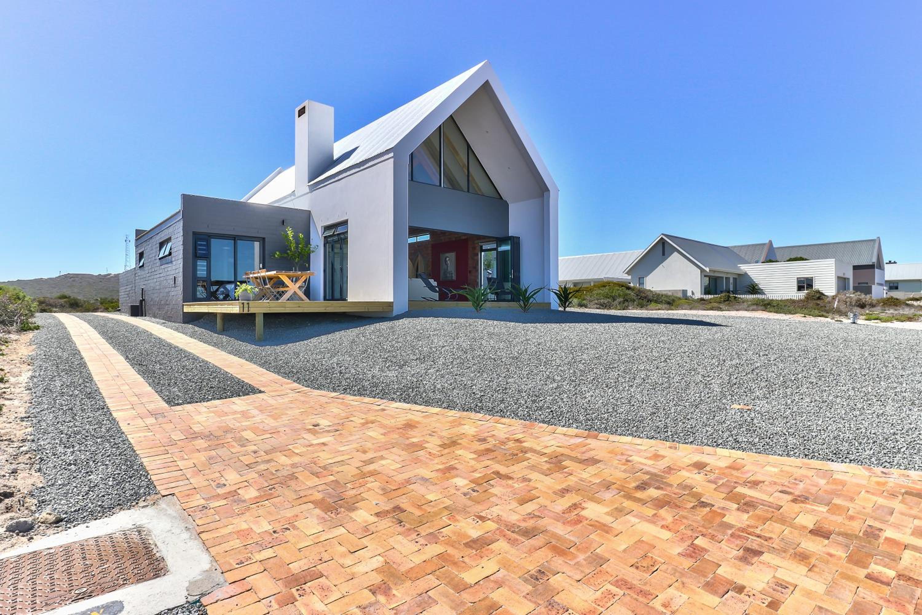 Skye Coastal House Beachfront living view 3