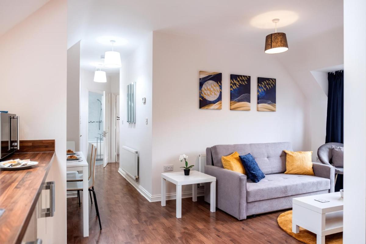The Coach House - by TJ Serviced Property view 2