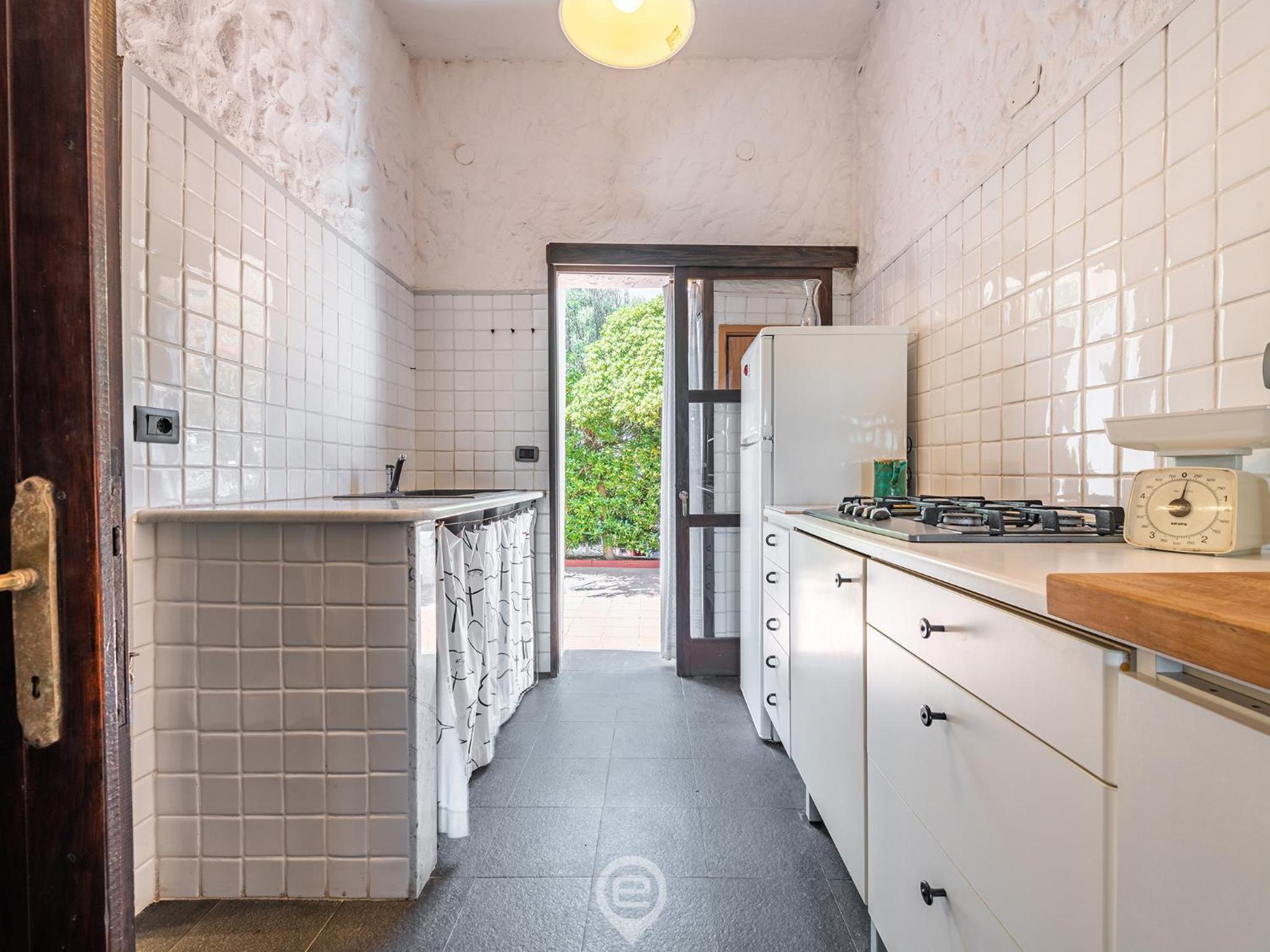 House Eleonora - Near Beautiful Beaches