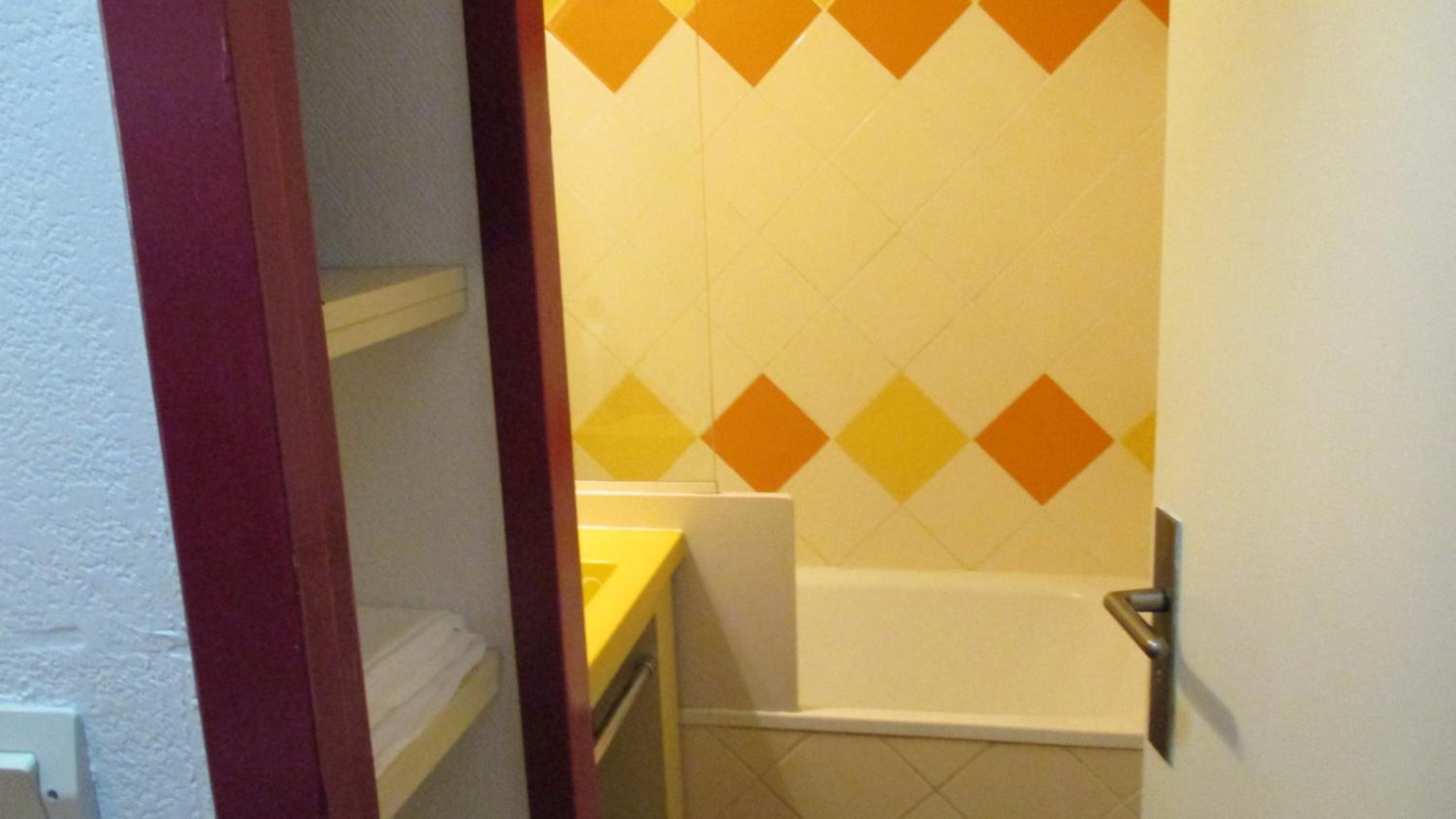 Promenade des Bains Apartment