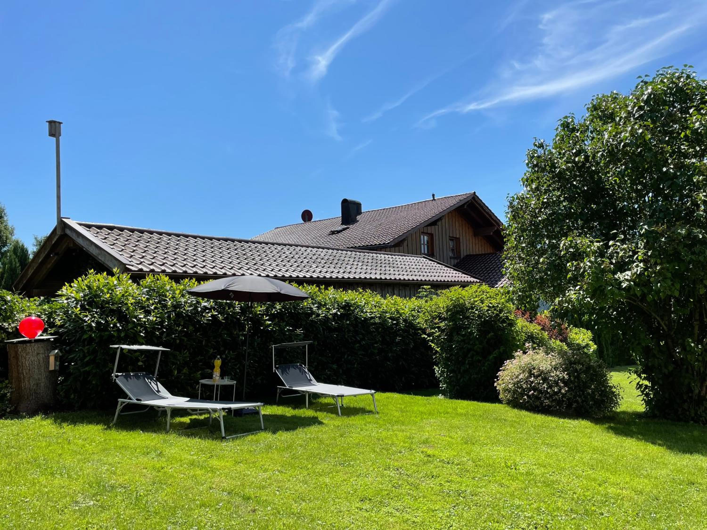 Haus Beate, FeWo im Bienenparadies view 3