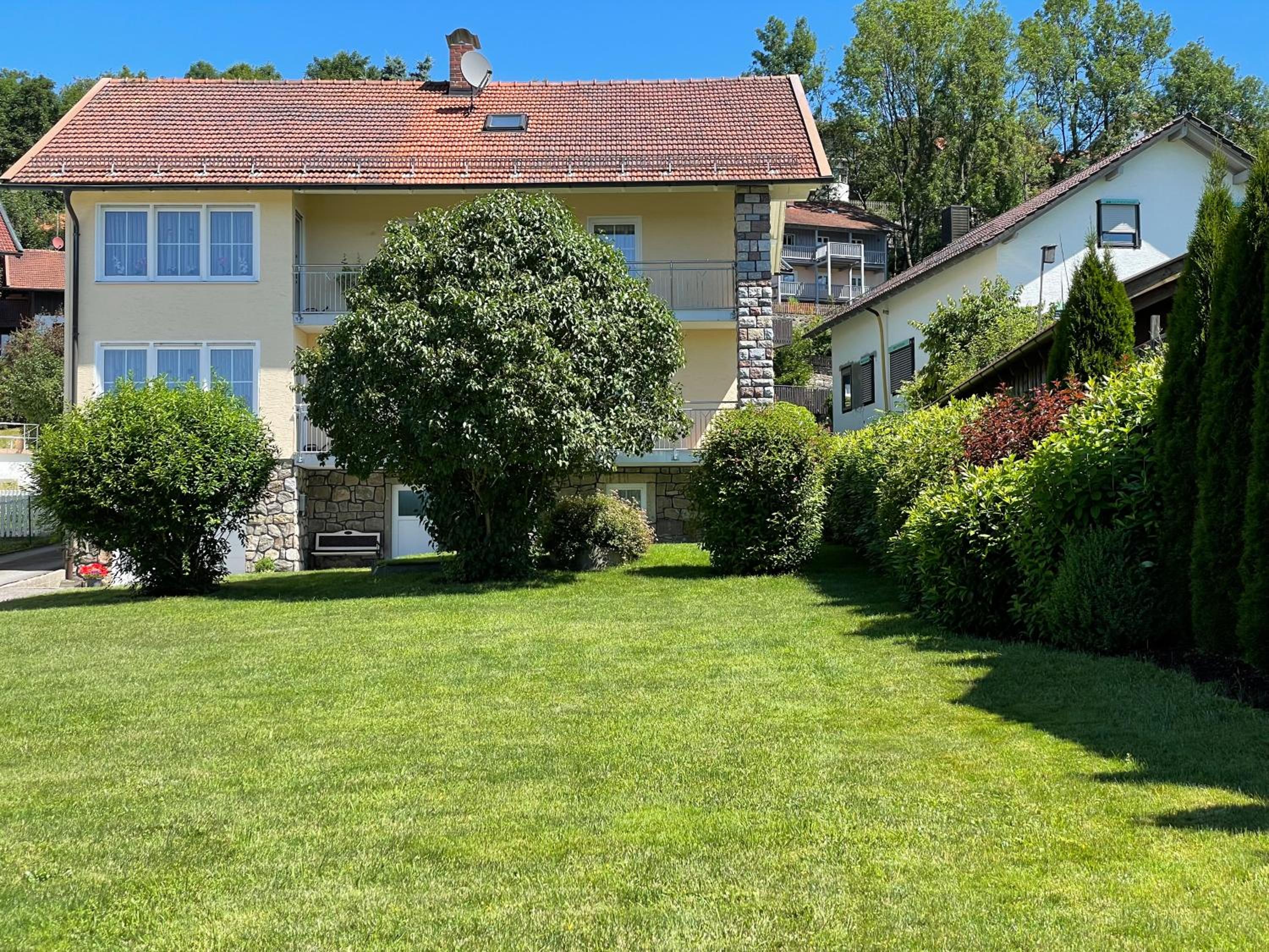 Haus Beate, FeWo im Bienenparadies view 2