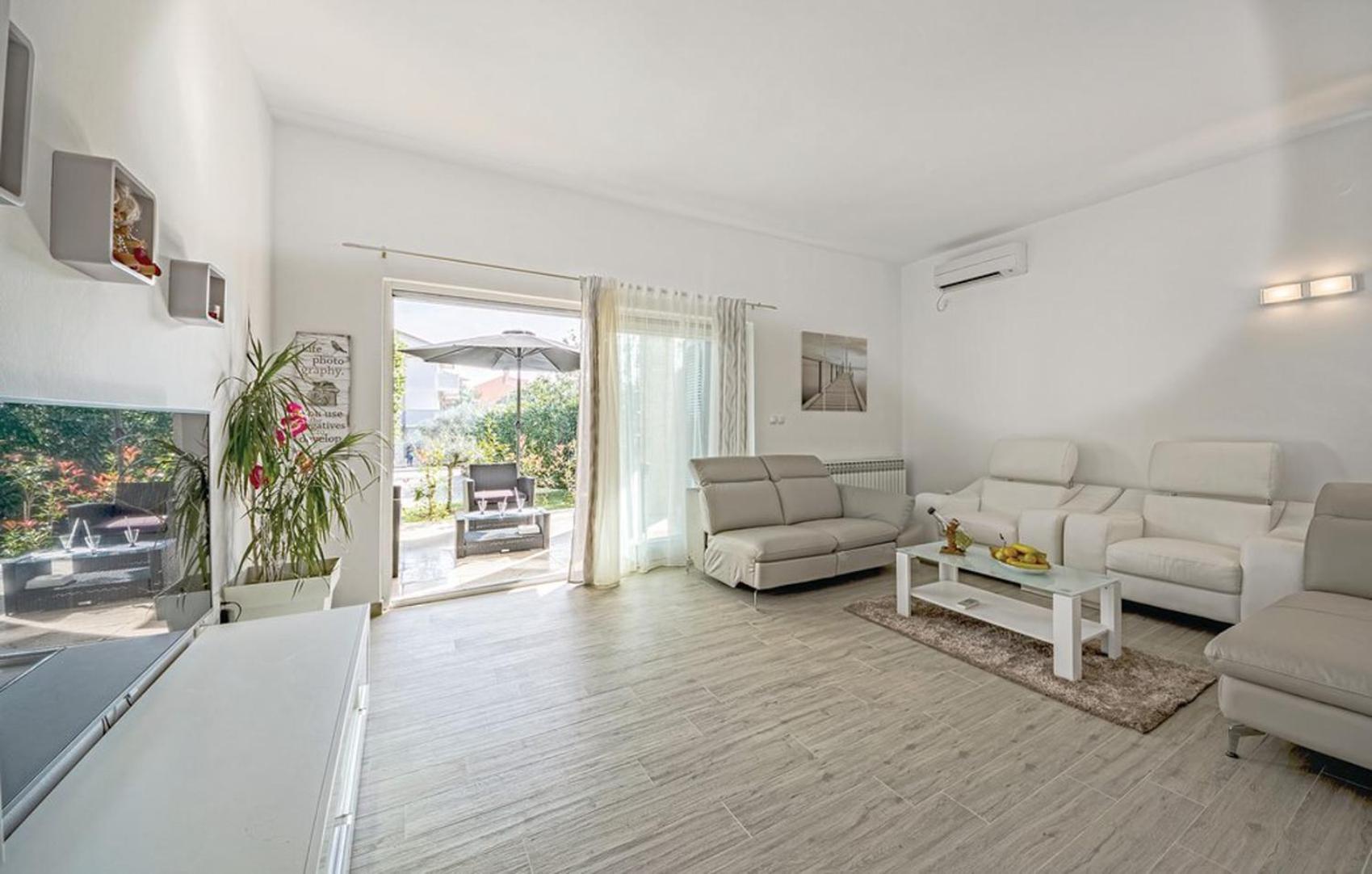 Villa Pia view 5