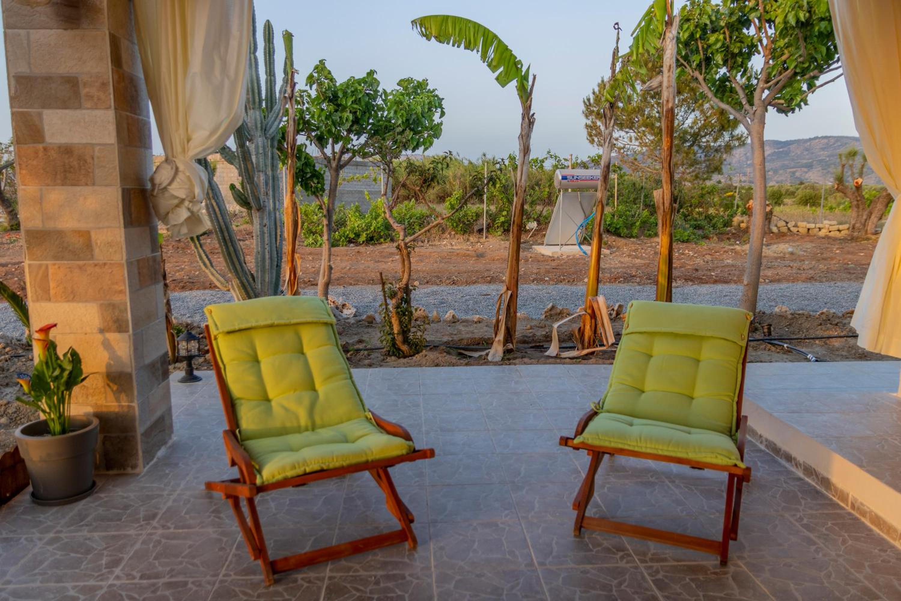 G & M Beach House view 4