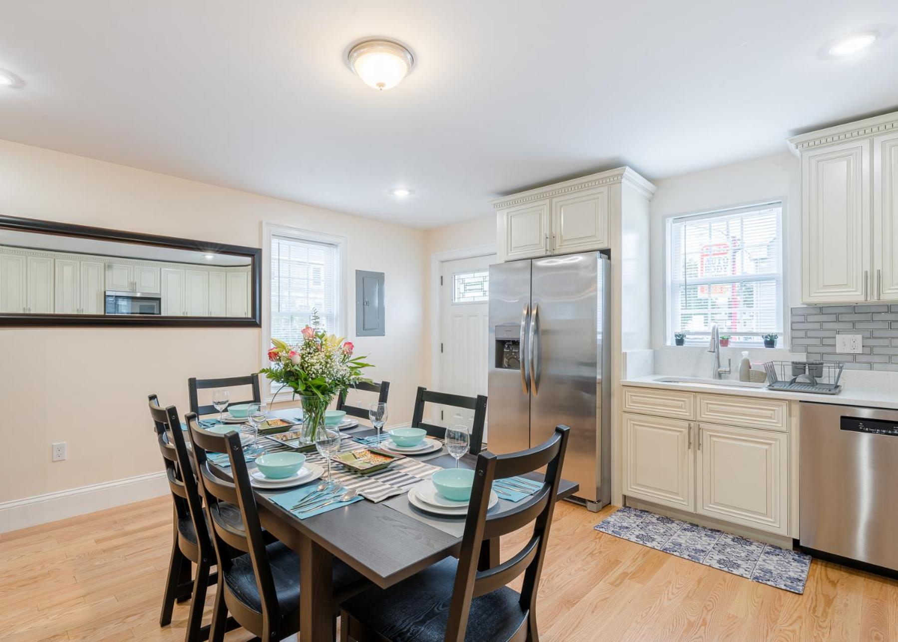 37 - 3BR Quincy - Cozy Townhouse near Adams Park view 3