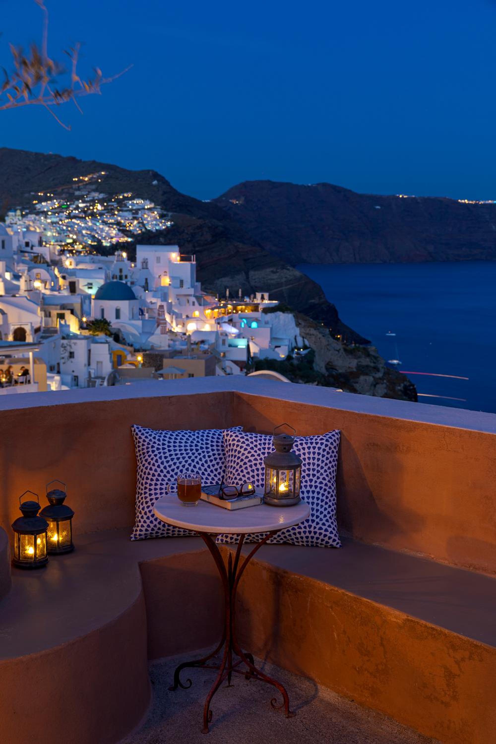 Villa Oasis Oia with Caldera View view 3