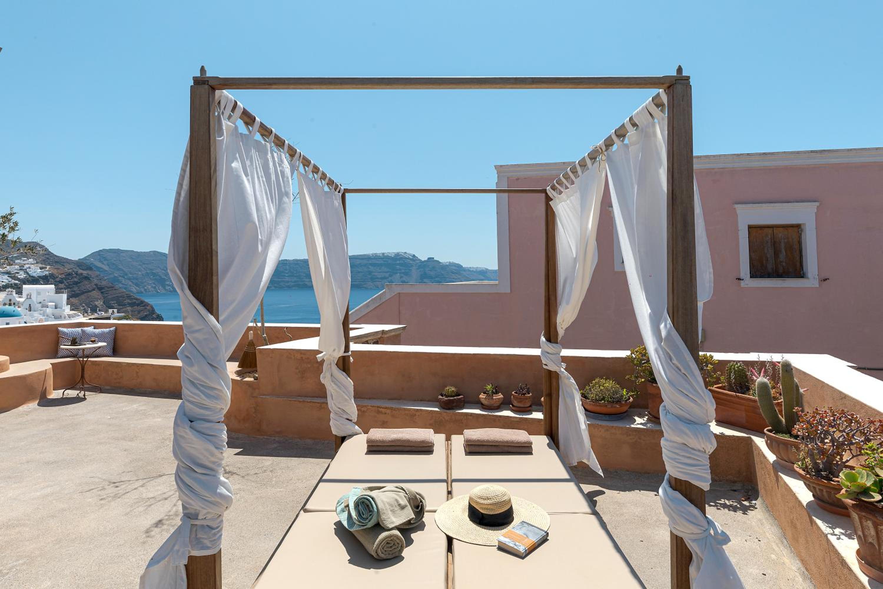 Villa Oasis Oia with Caldera View view 4