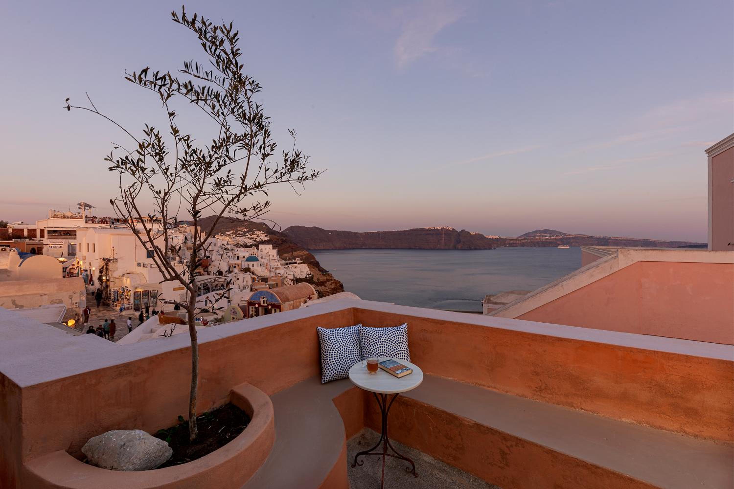 Villa Oasis Oia with Caldera View view 5