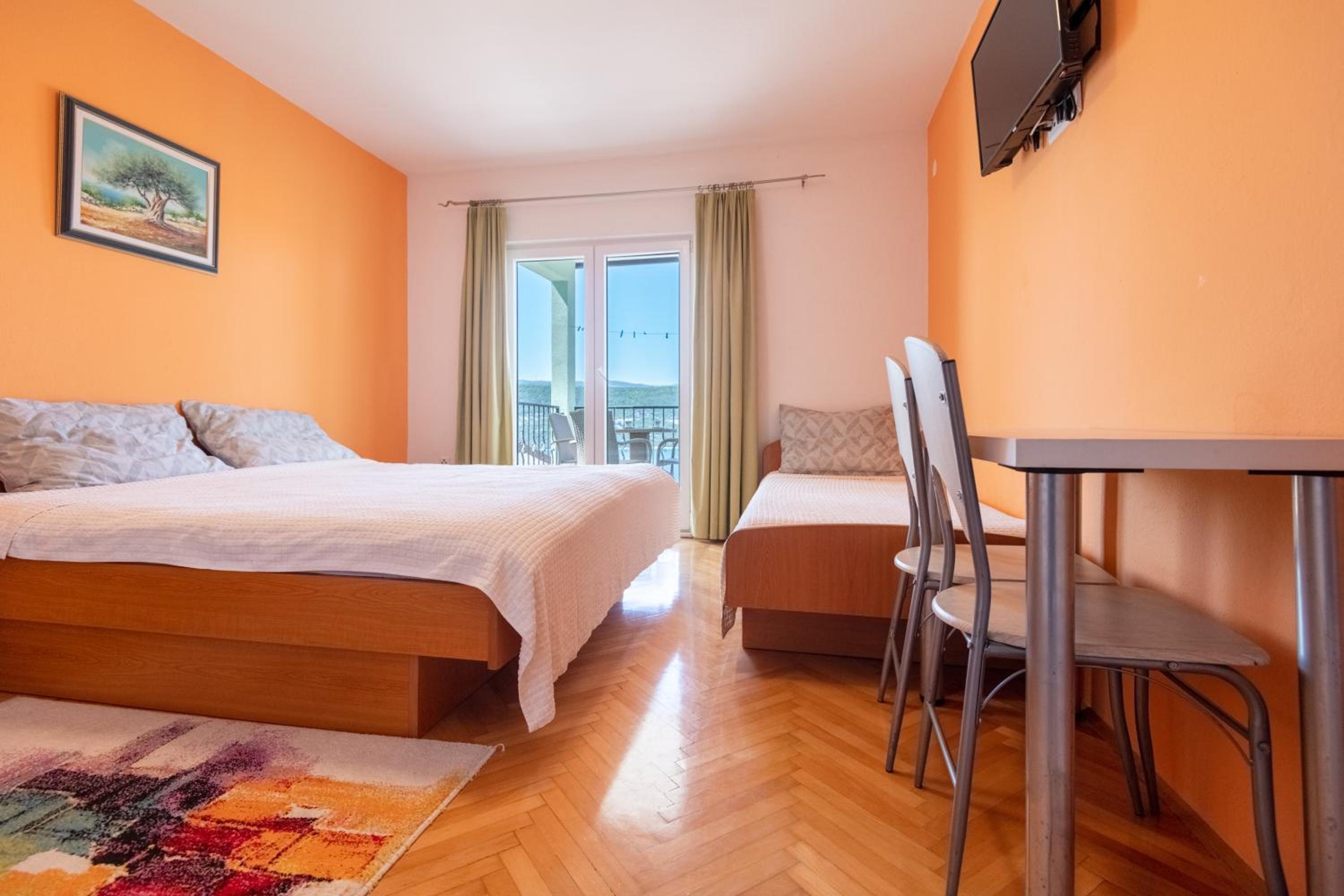Apartments & rooms Leon