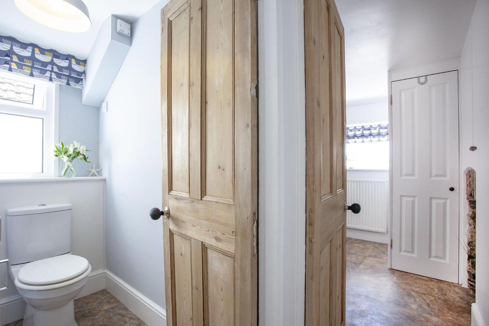 Admirals - Dog Friendly, Garden, Parking view 3