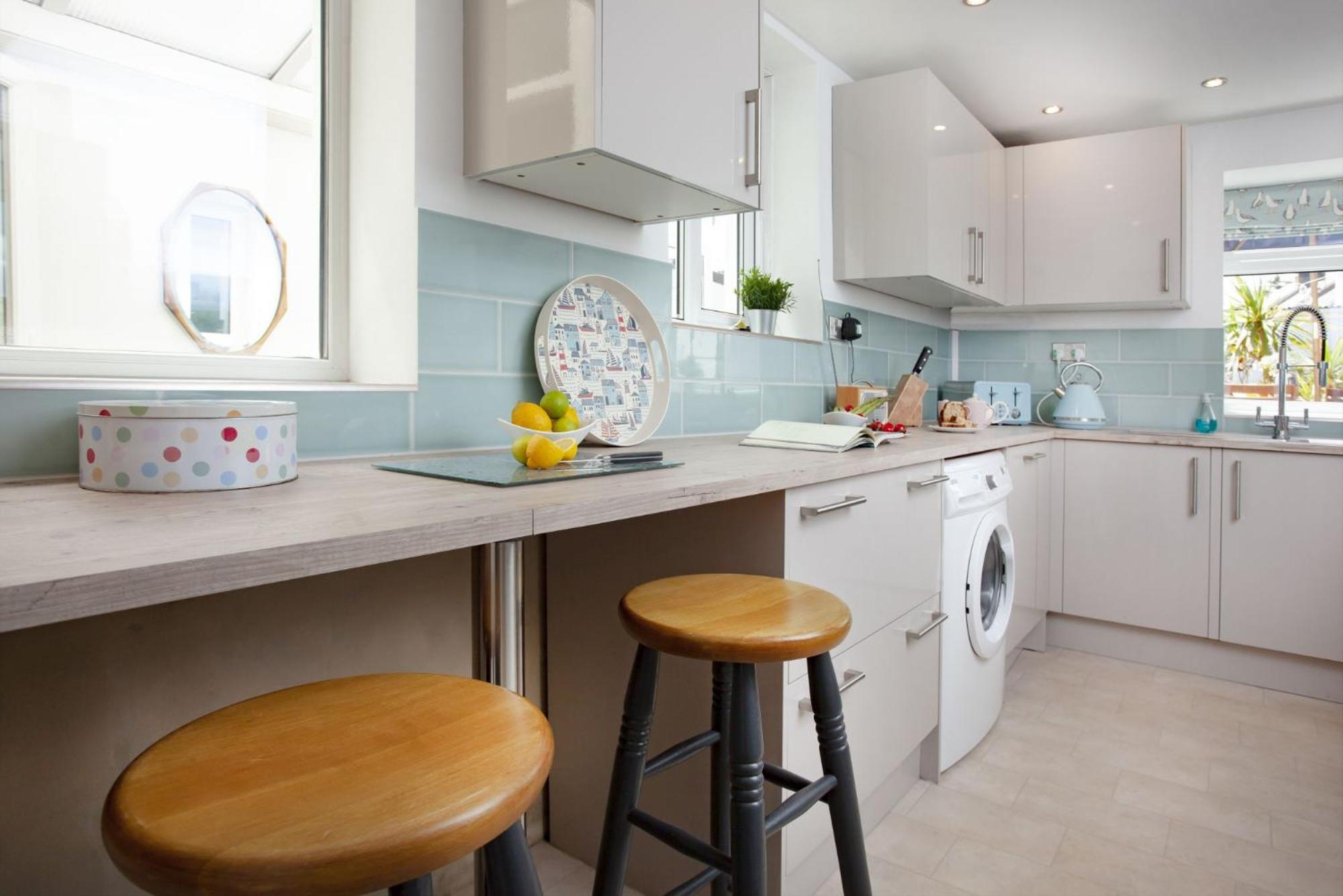 Admirals - Dog Friendly, Garden, Parking view 4