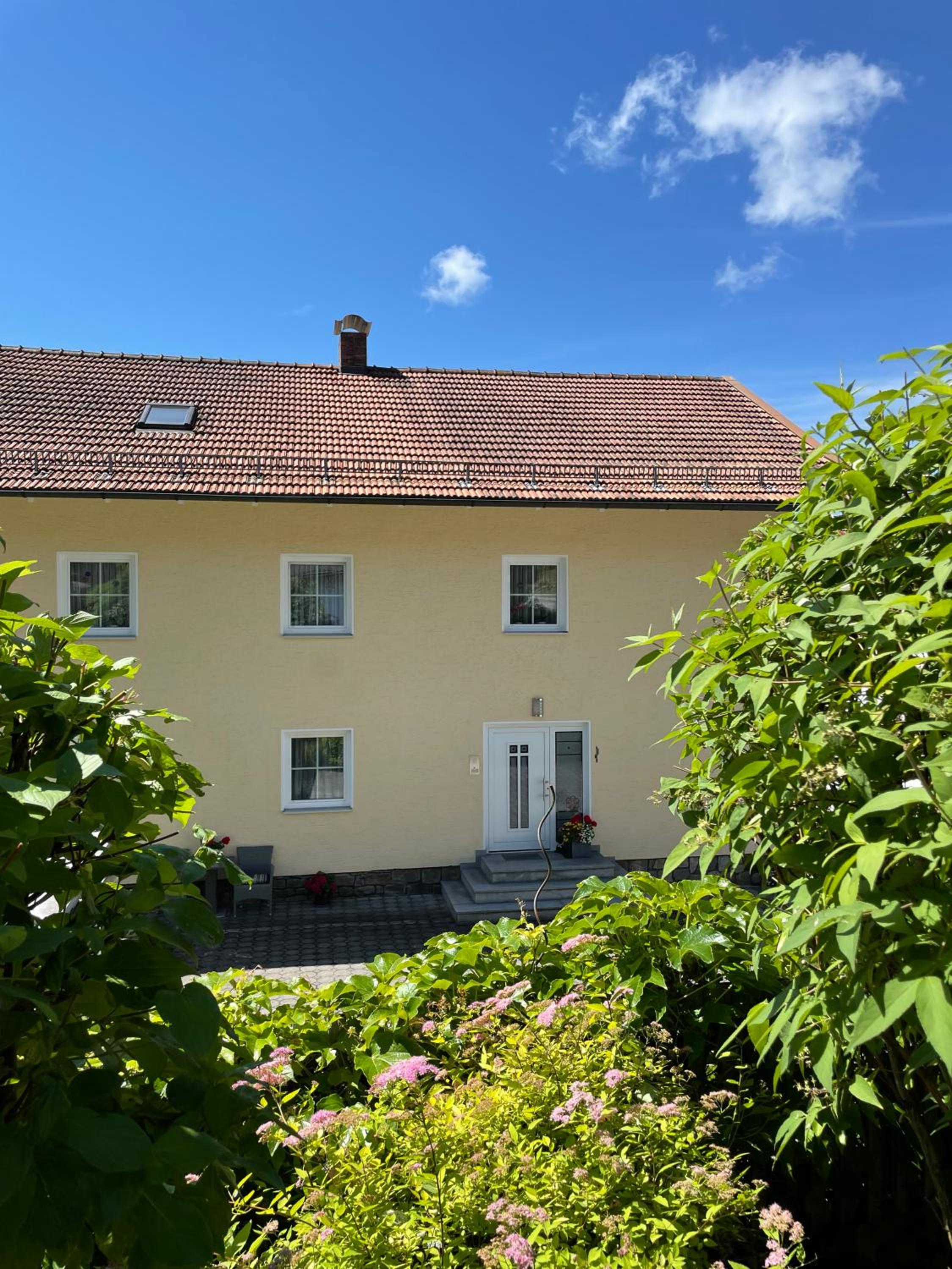 Haus Beate, FeWo im Bienenparadies view 5