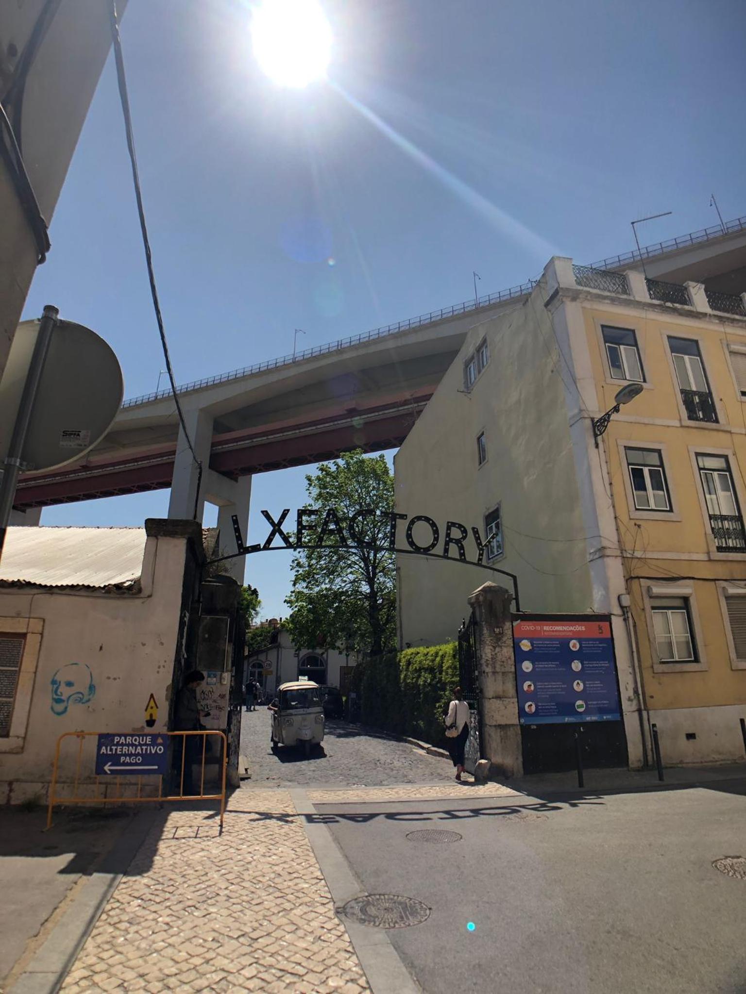 LX Lisboa Cozy studio view 5