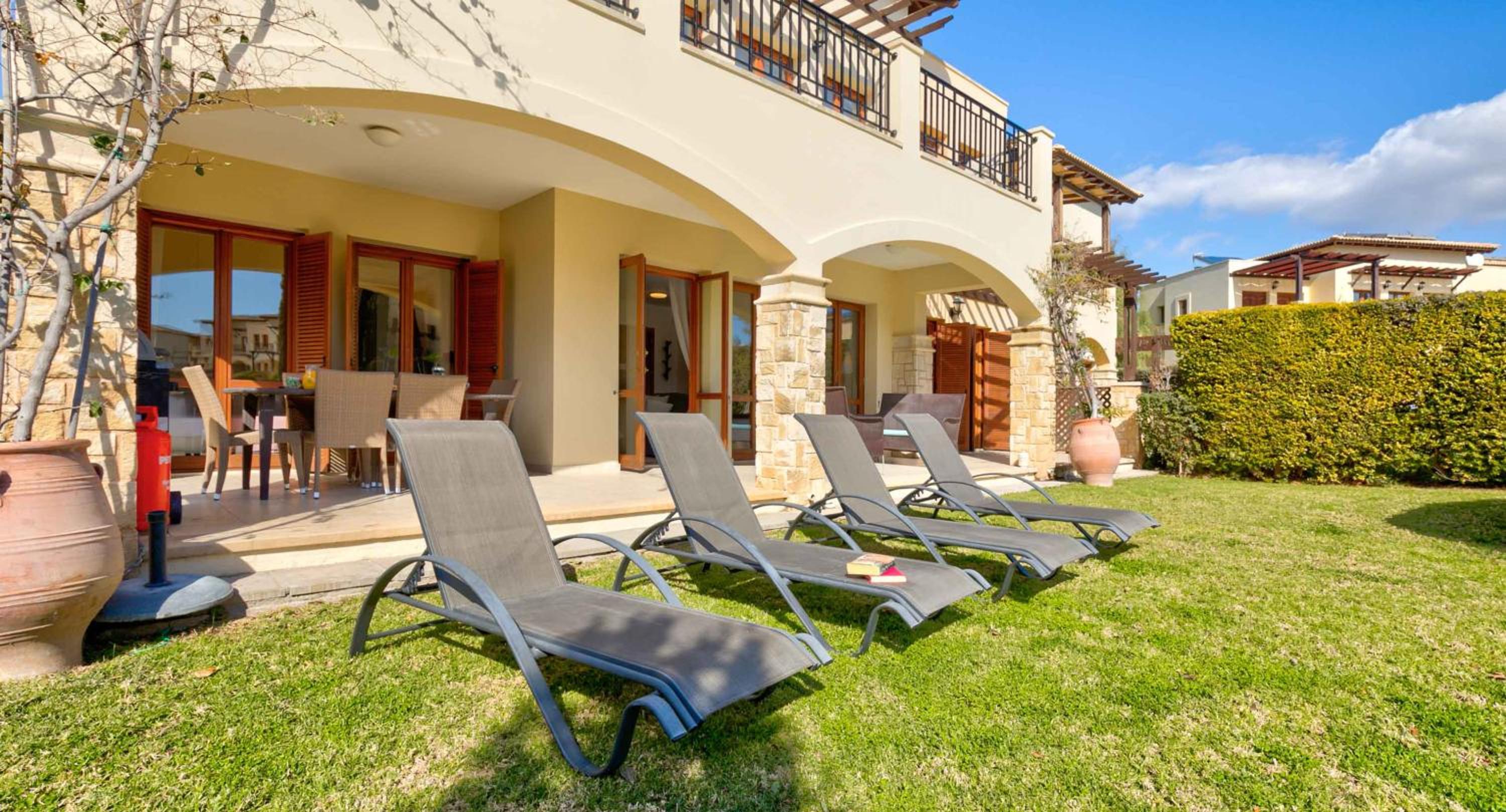 Pool side ground floor apartment BF02 - Theseus Village, Aphrodite Hills Resort