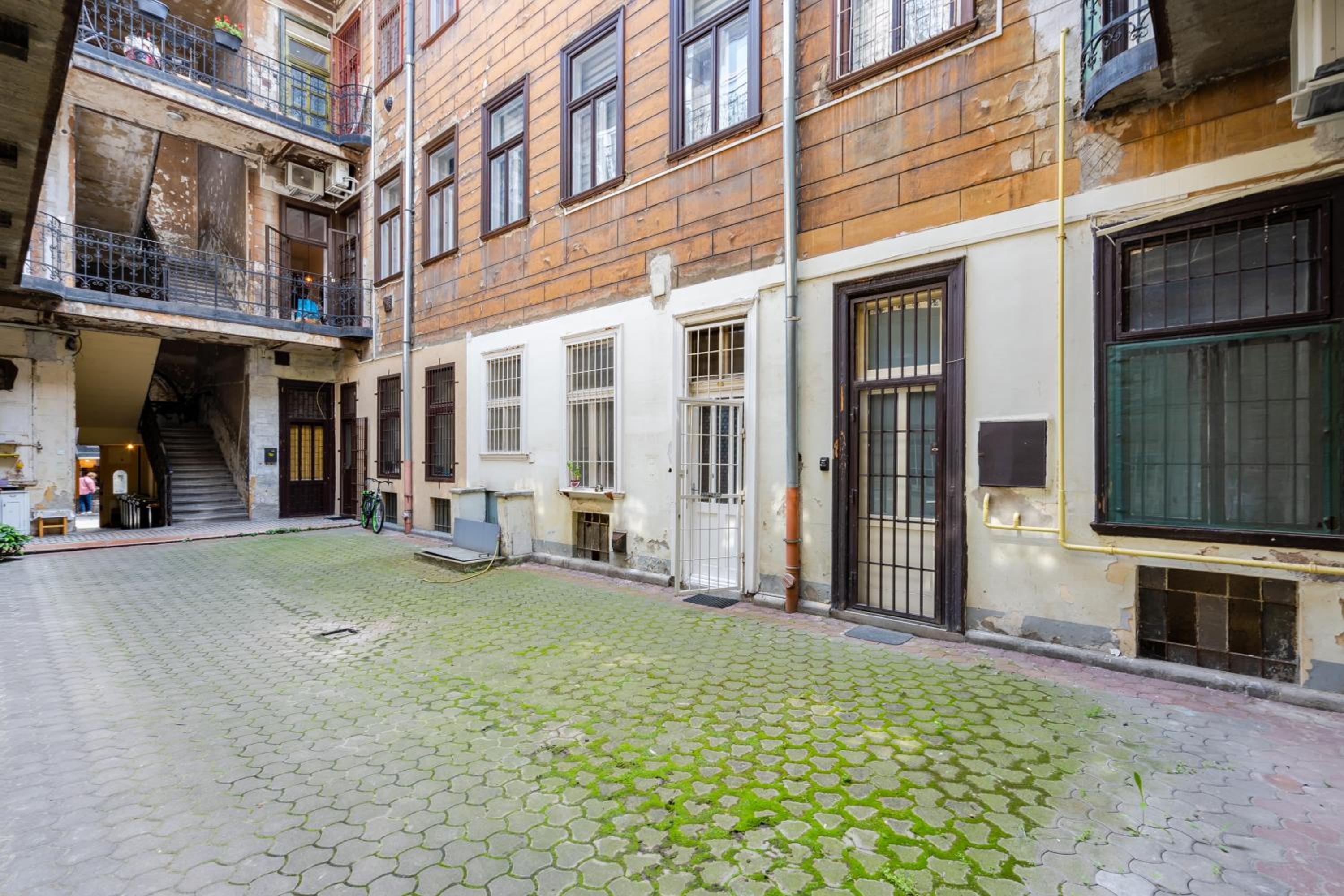 Artistic Home Apartment
