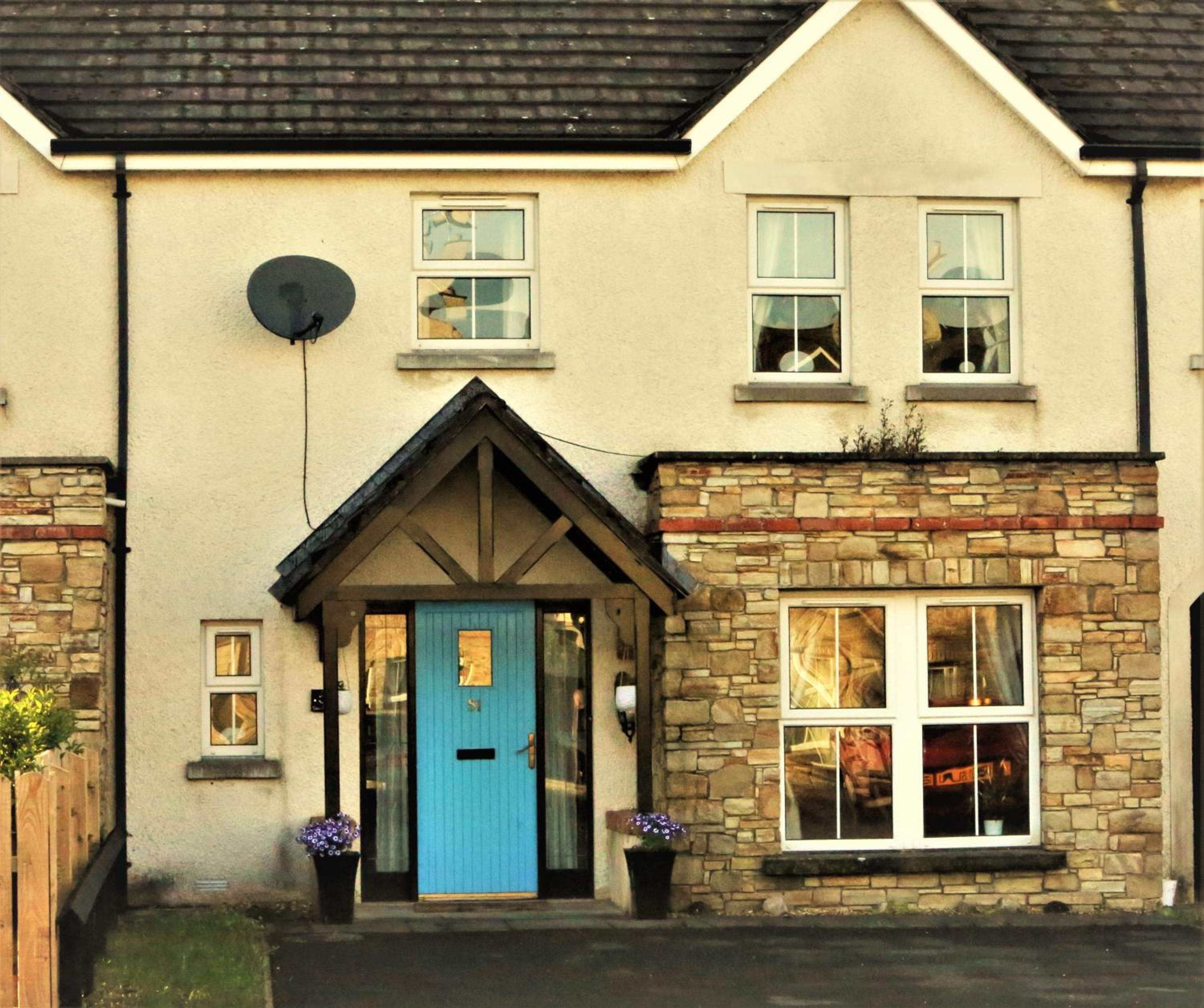 Hotel Fermanagh Home - Image 1