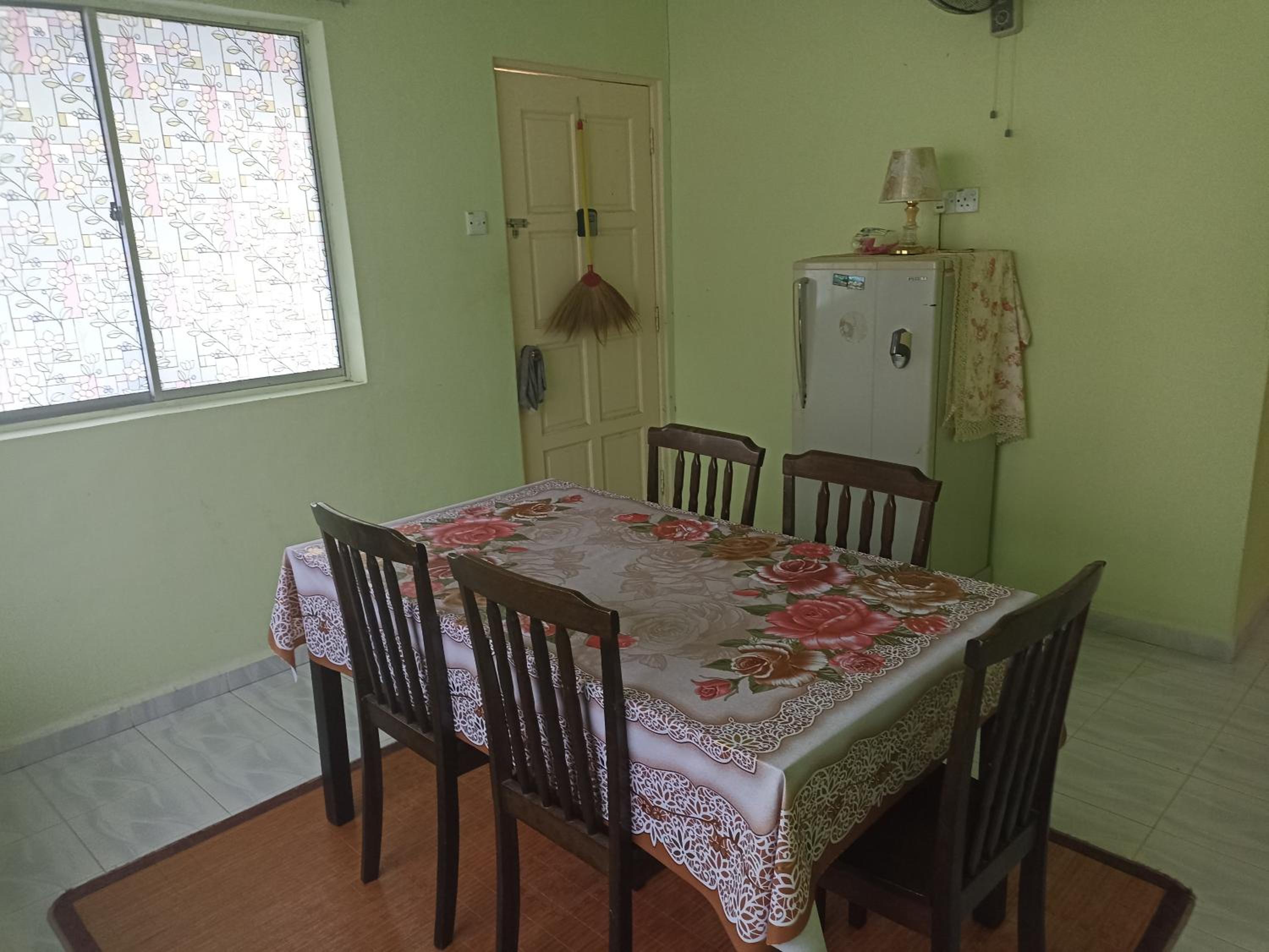 Hajjah Norma Homestay photo 2