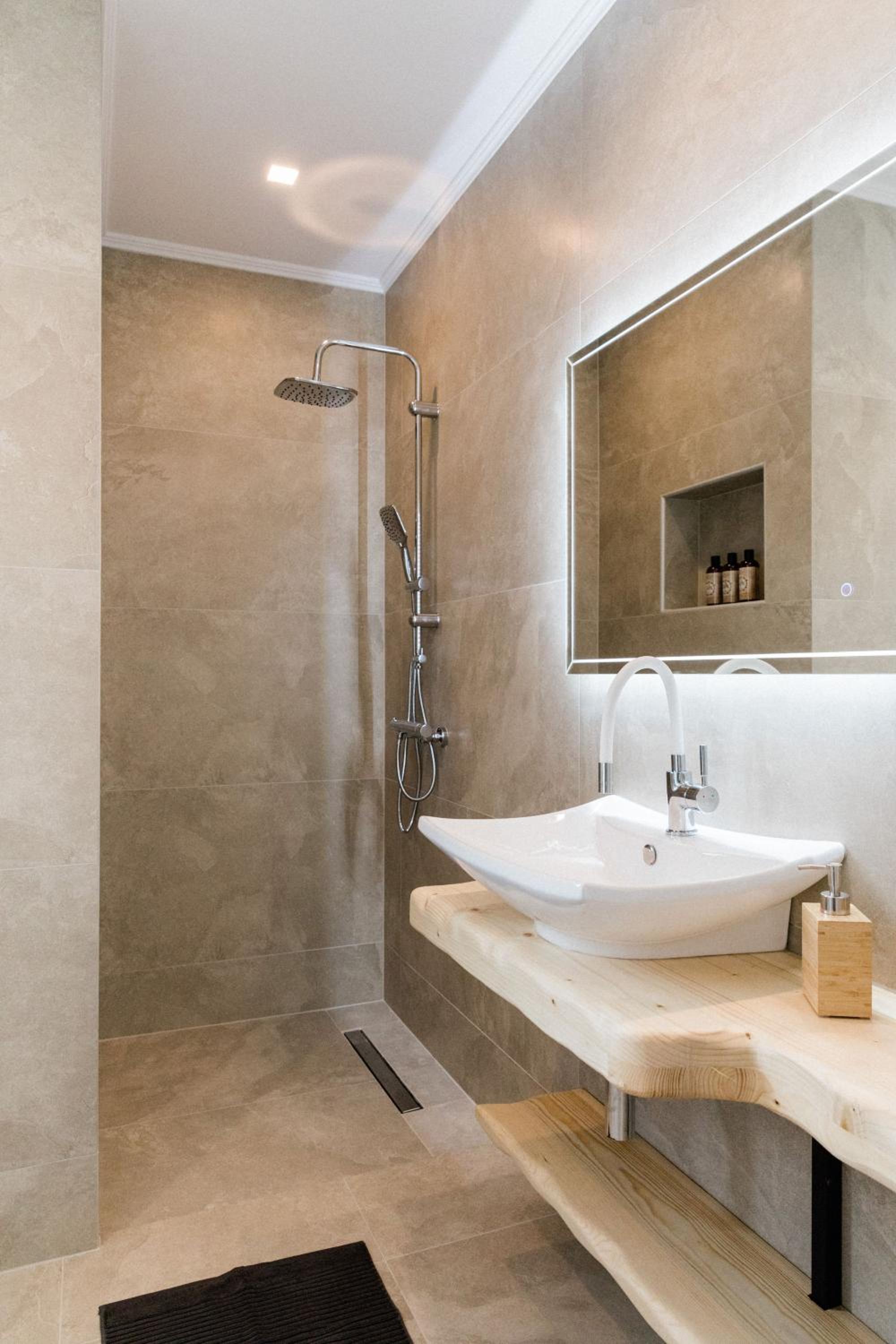 Photo 69