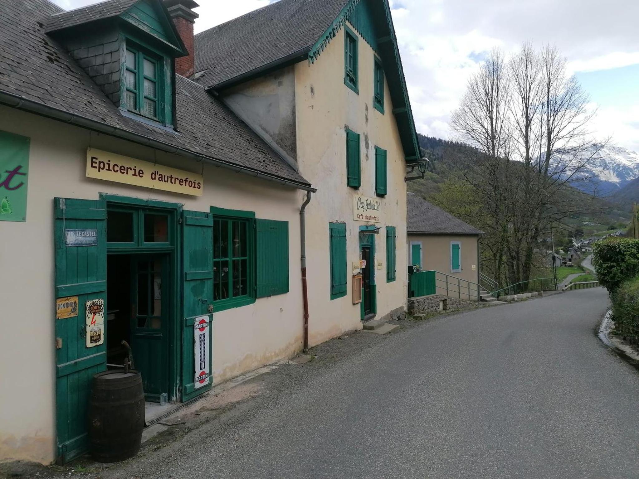 restaurant