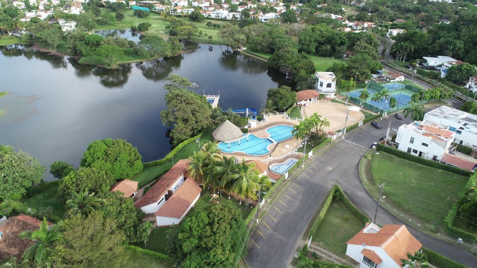 ESPECTACULAR Casa Quinta en Melgar