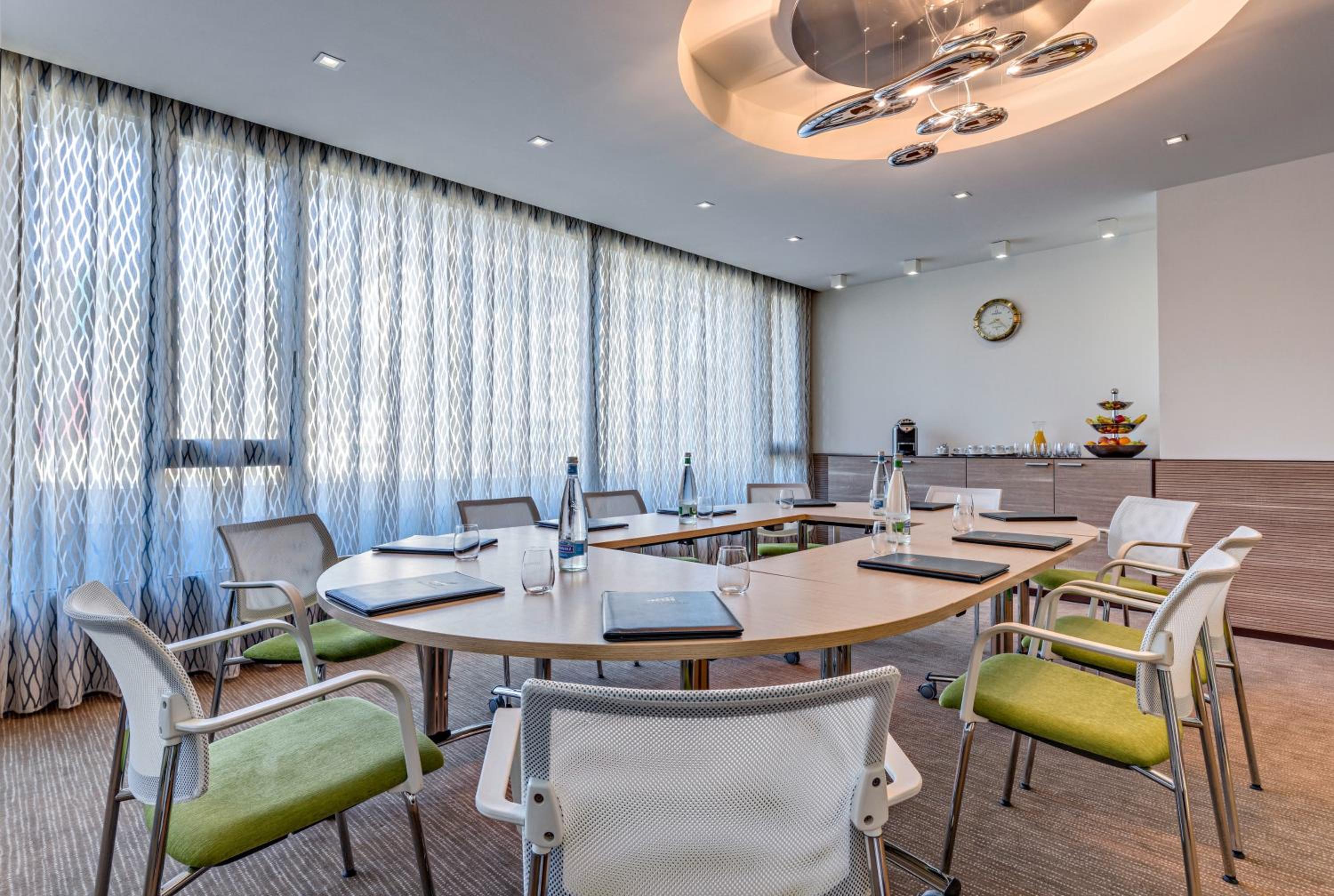 Lausanne Vacations - Continental Hotel Lausanne - Property Image 4