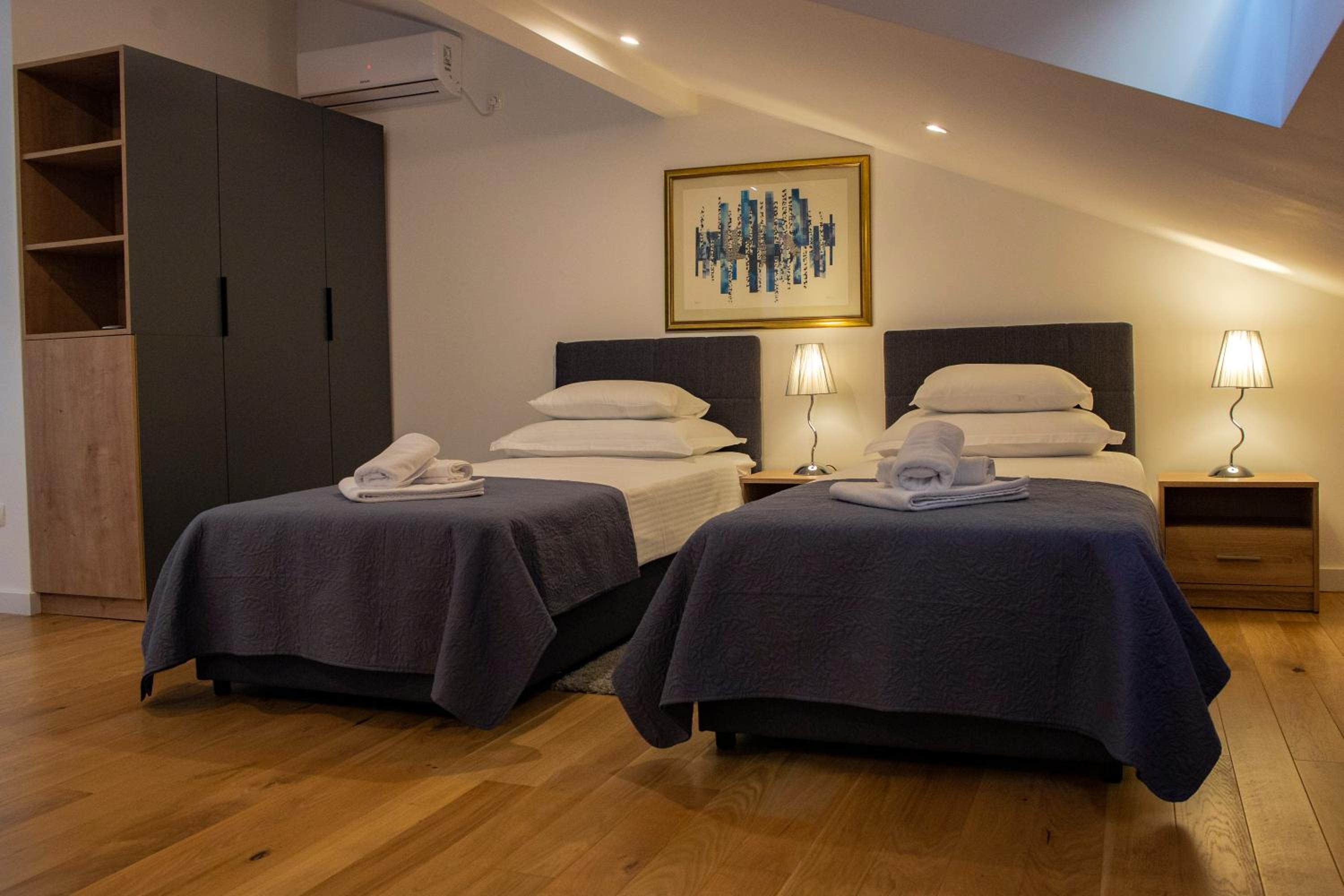 Iadertina Duplex Apartment with Garden view 5
