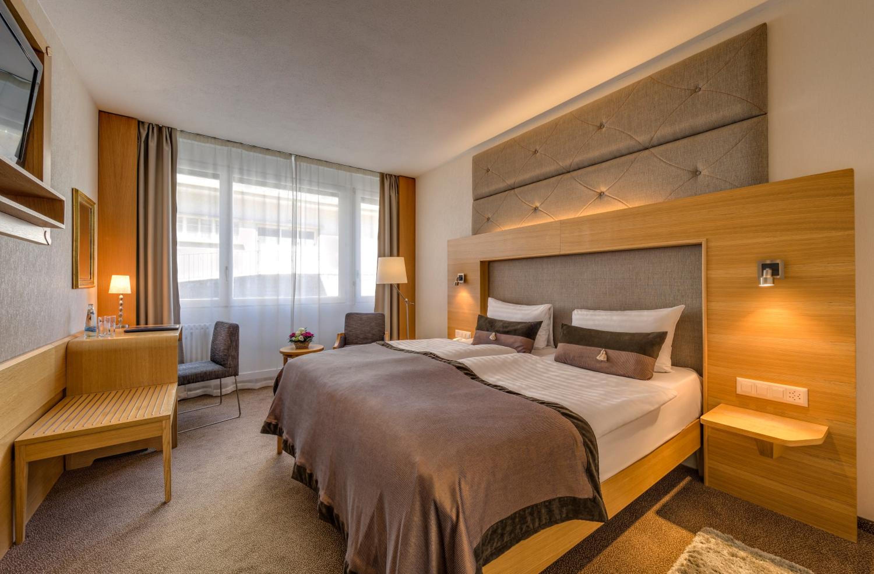 Lausanne Vacations - Continental Hotel Lausanne - Property Image 2