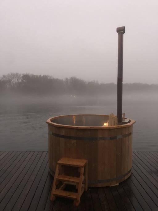 Hausboot mit Hottub in Berlin photo 3