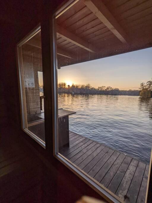 Hausboot mit Hottub in Berlin photo 4