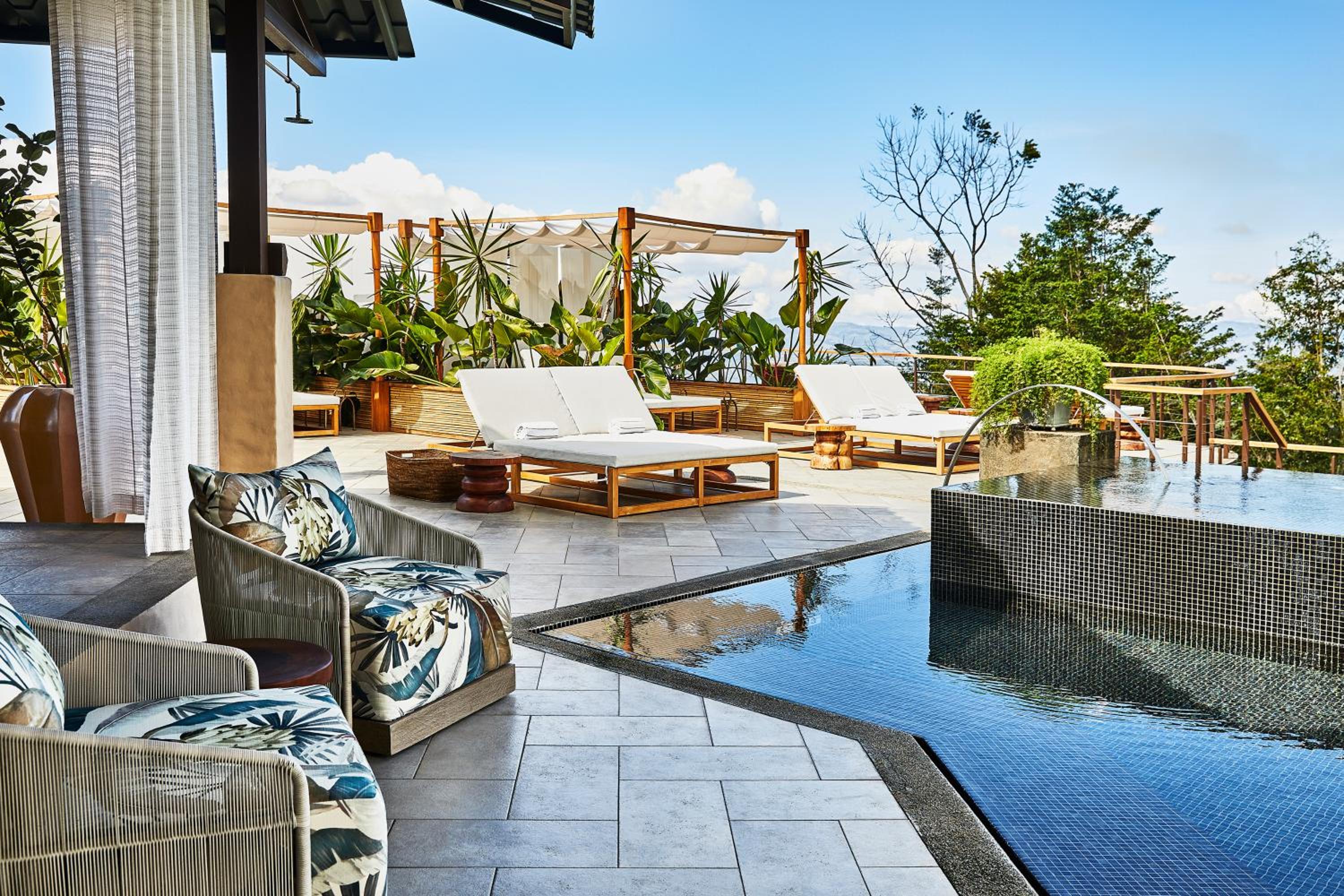 Hacienda AltaGracia, Auberge Collection