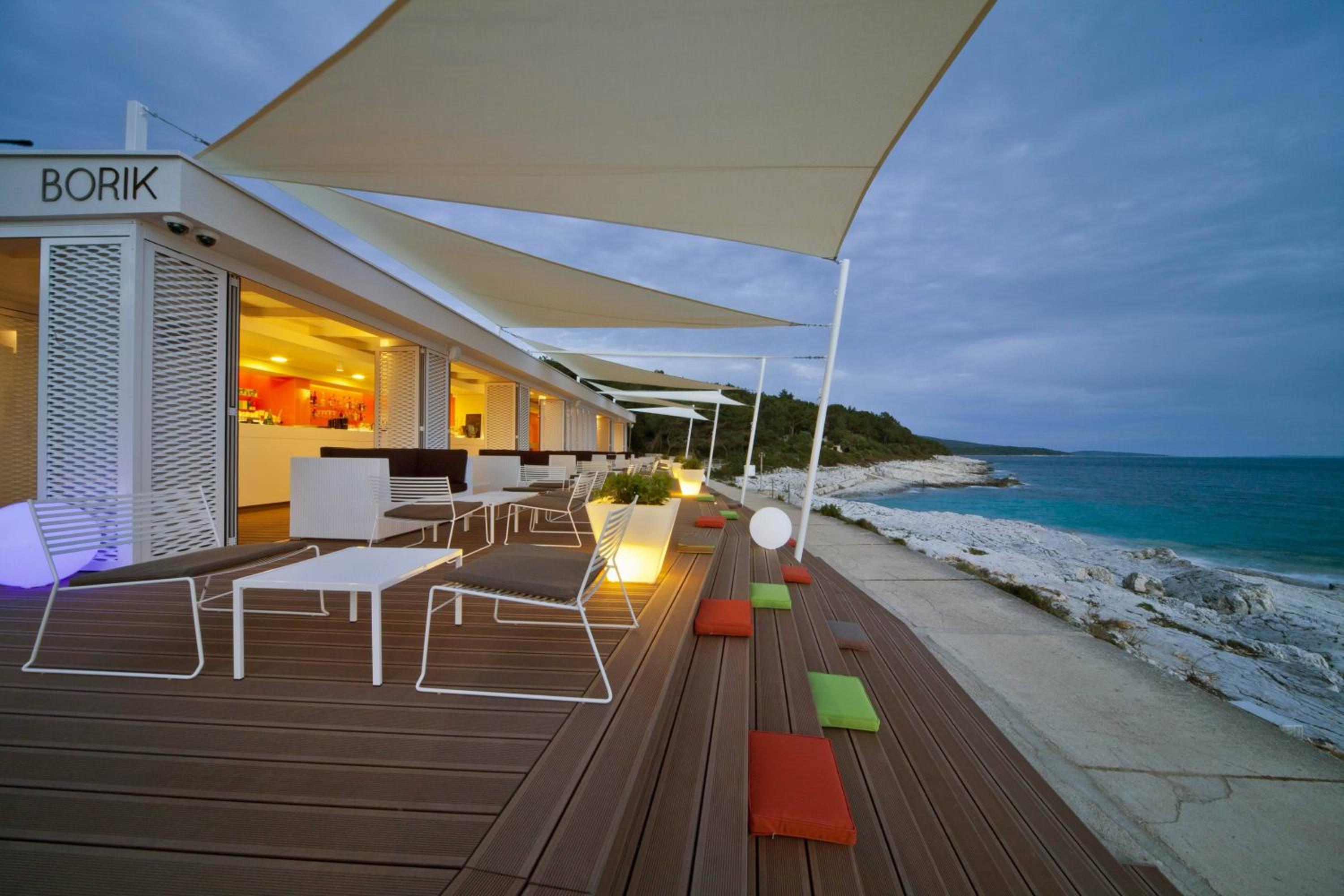 Balcony & Terrace
