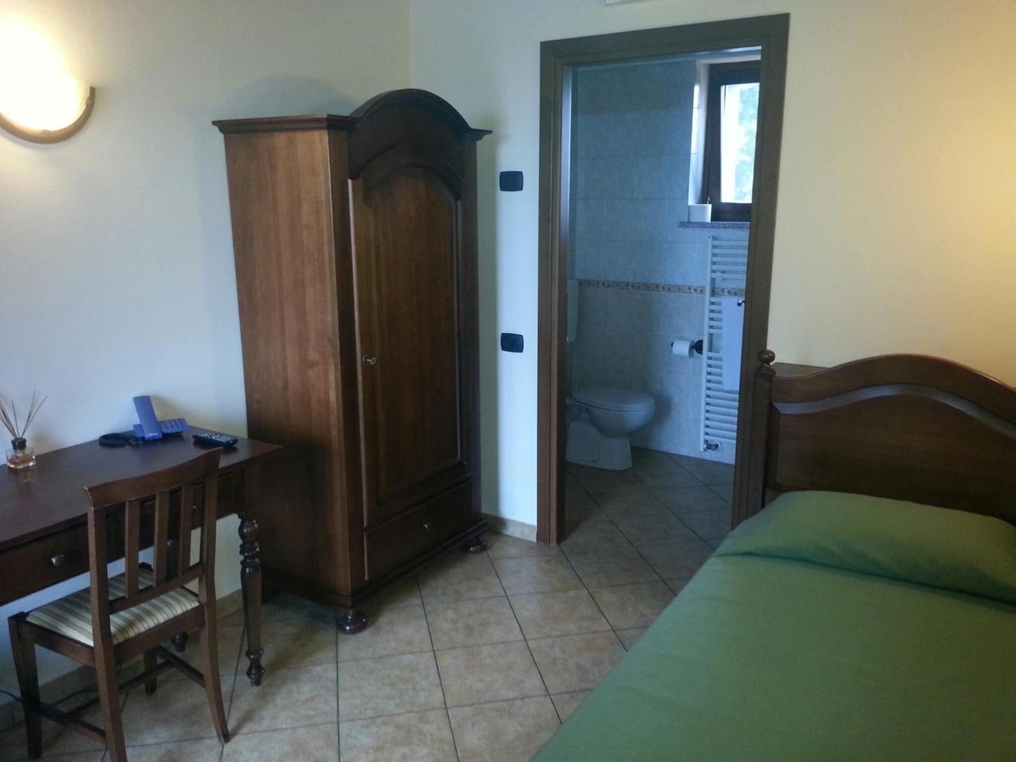 Photo 10