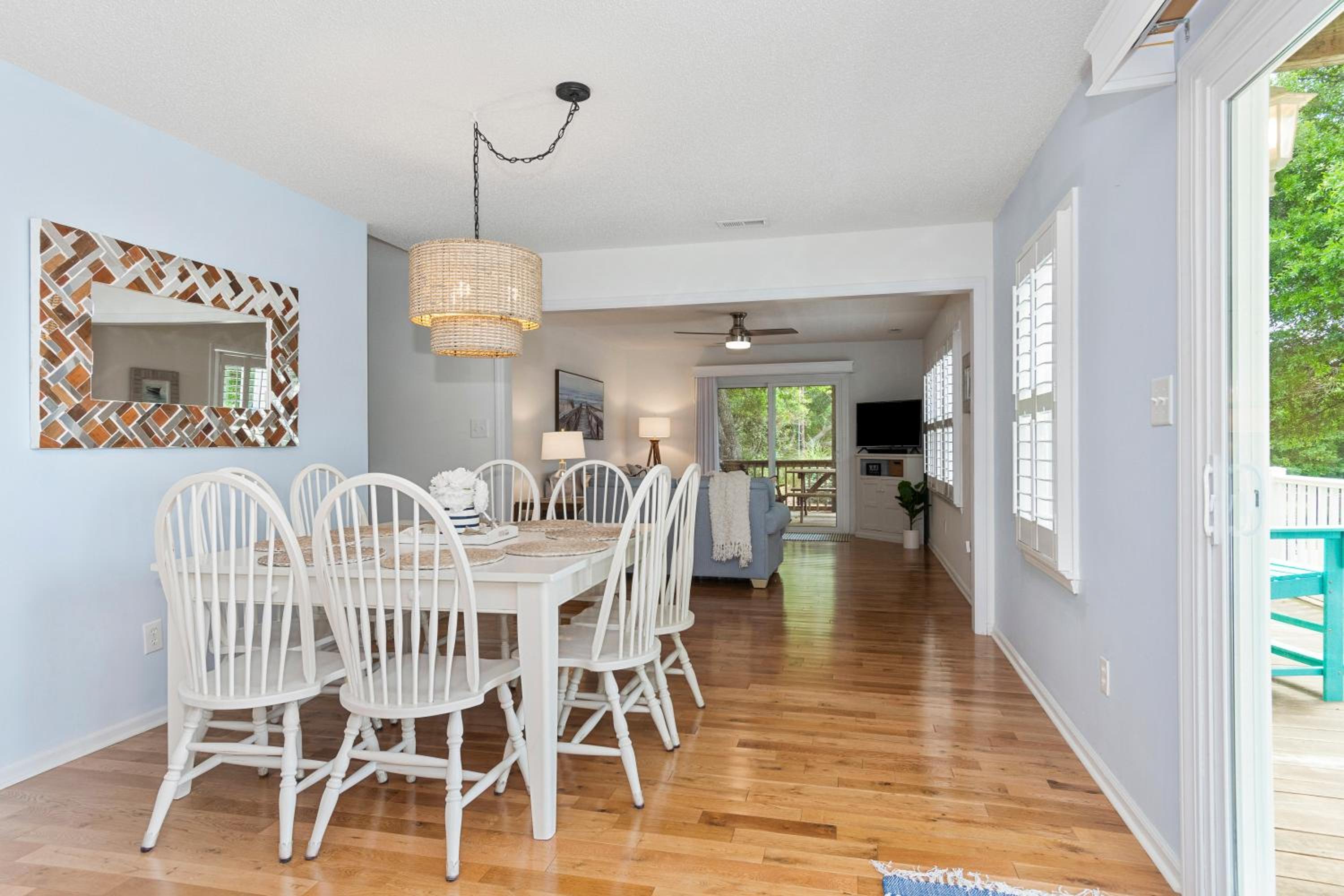The Emerald Owl House - Peaceful Emerald Isle Beach House w/ Luxurious Heated Pool!
