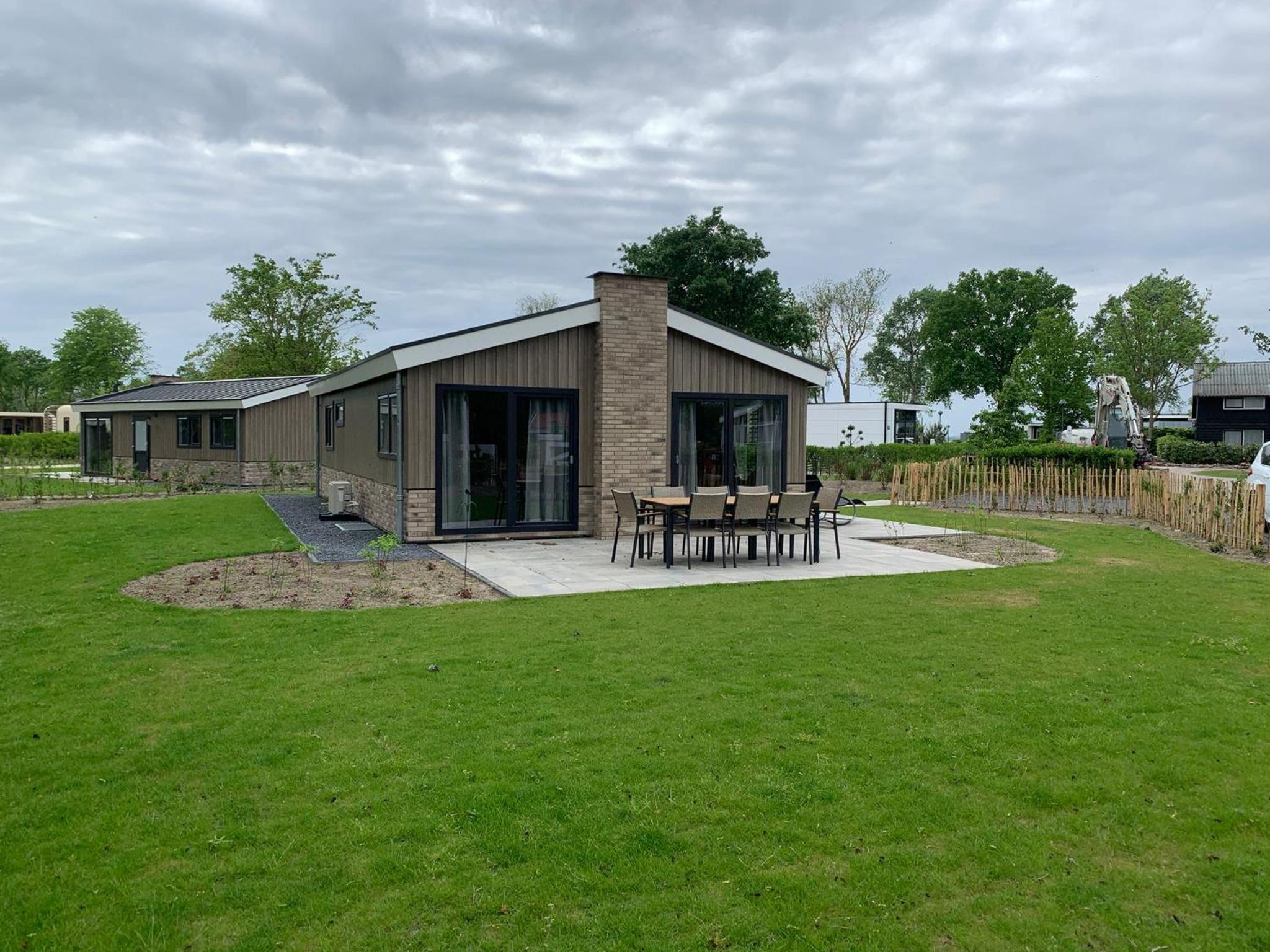 Nieuw! 6-persoons chalet aan het Veluwemeer dichtbij Harderwijk, Amersfoort en Zwolle view 3