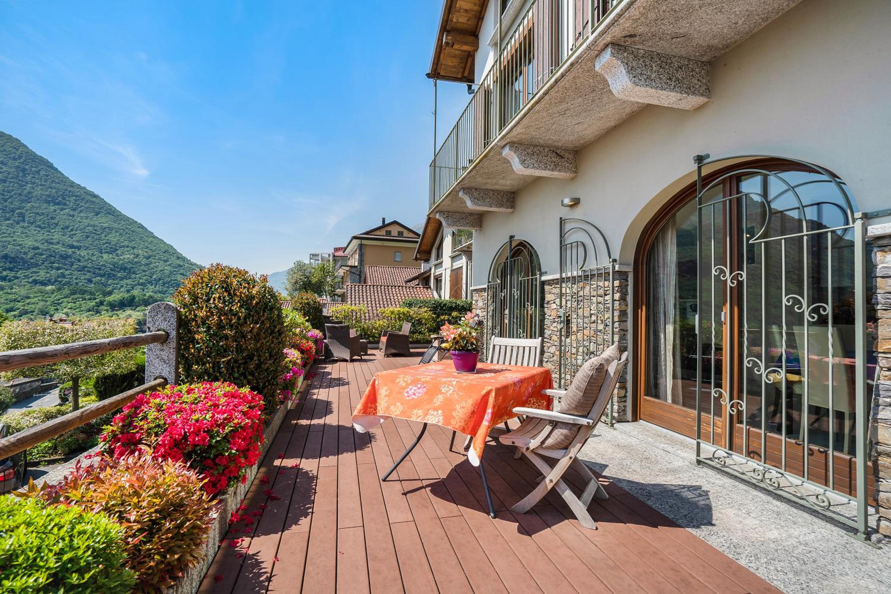 Casa Marina en Mergozzo — balance & terrace