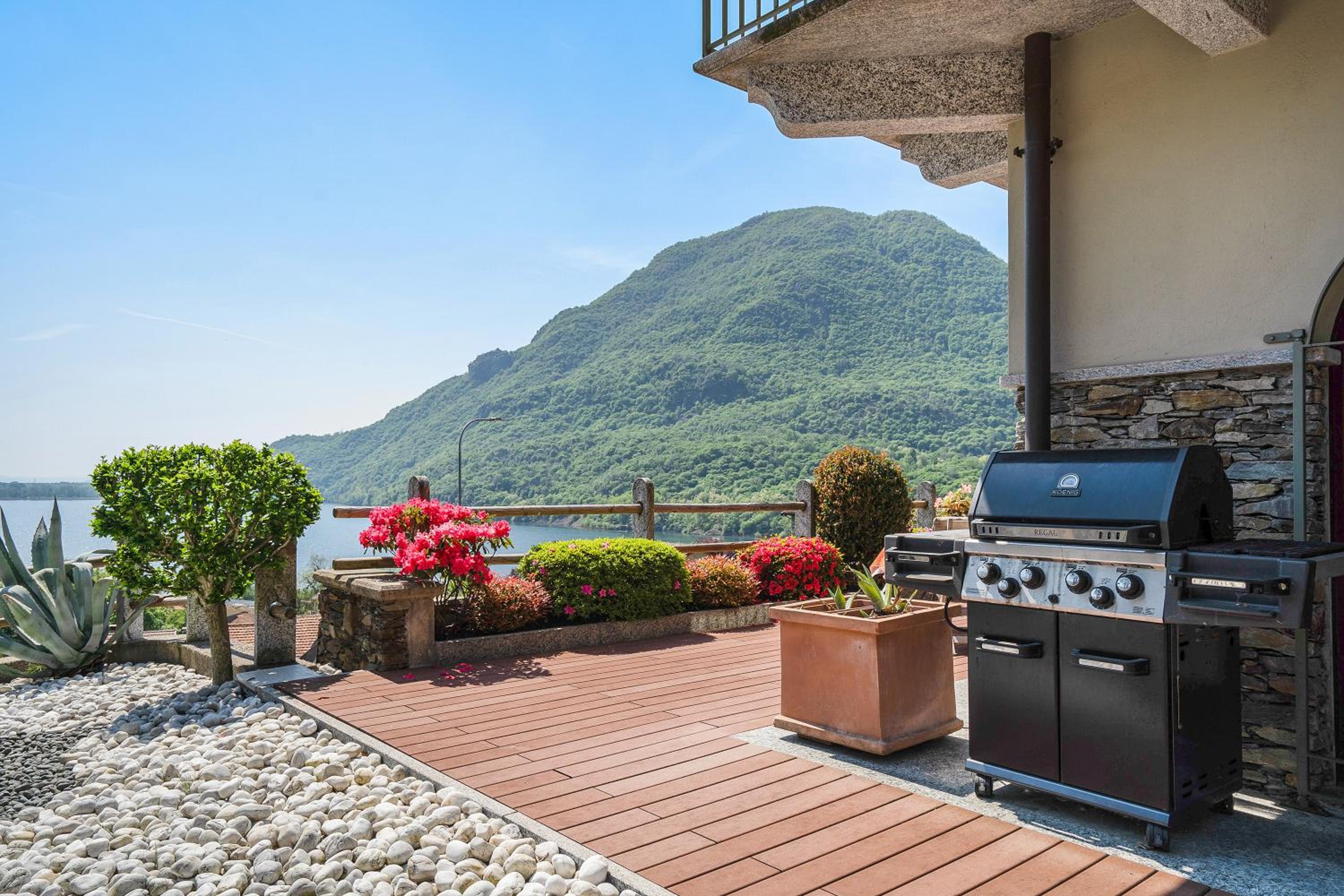 Casa Marina en Mergozzo — balance & terrace