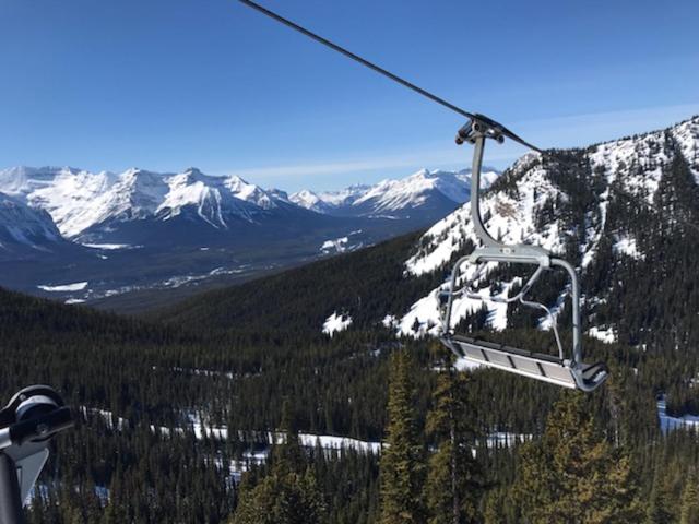 Alluring Mountain View Condo - Right In The Heart Of Downtown - managed by Little Sister Getaways