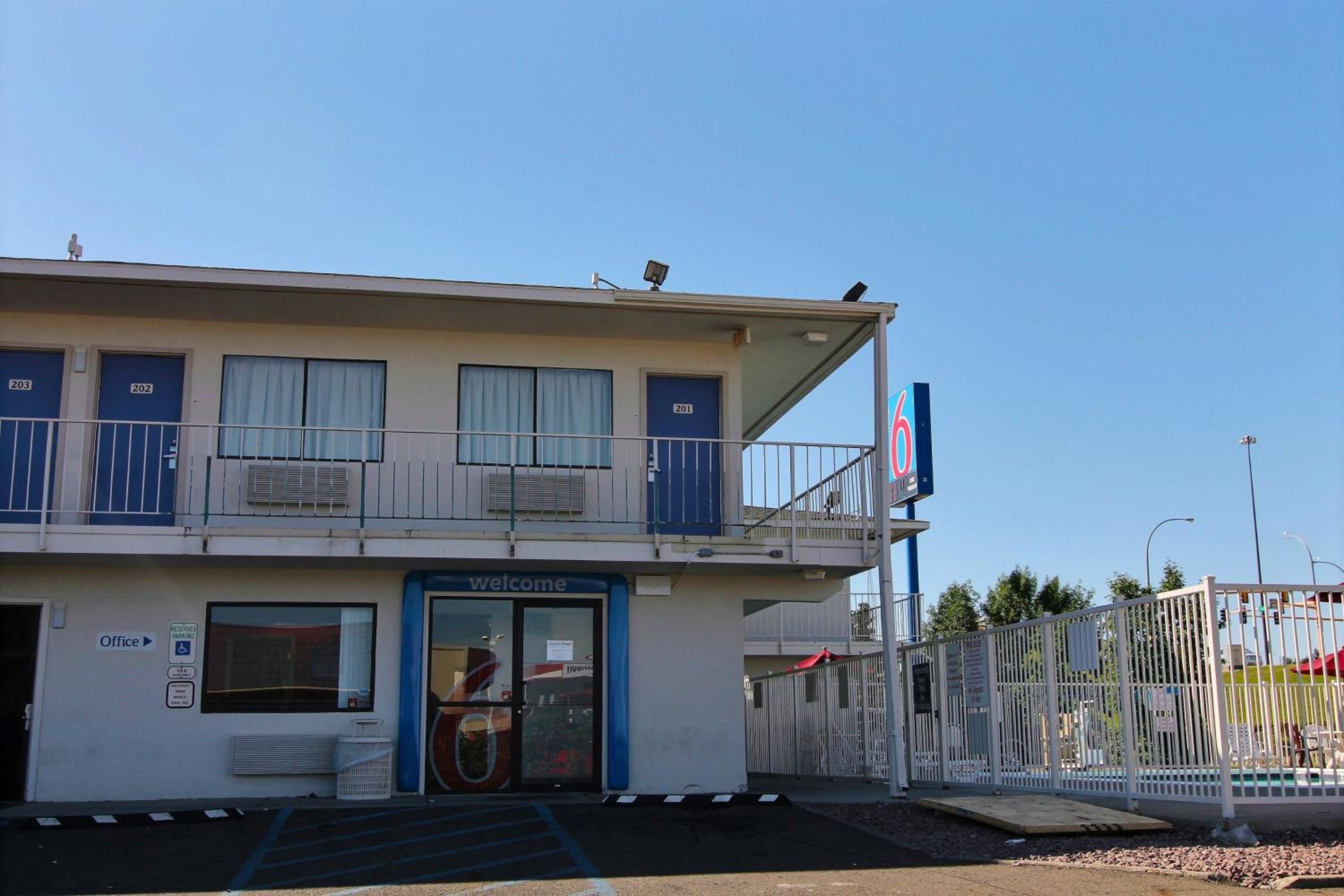 Bismarck Vacations - Motel 6-Bismarck, ND - Property Image 3