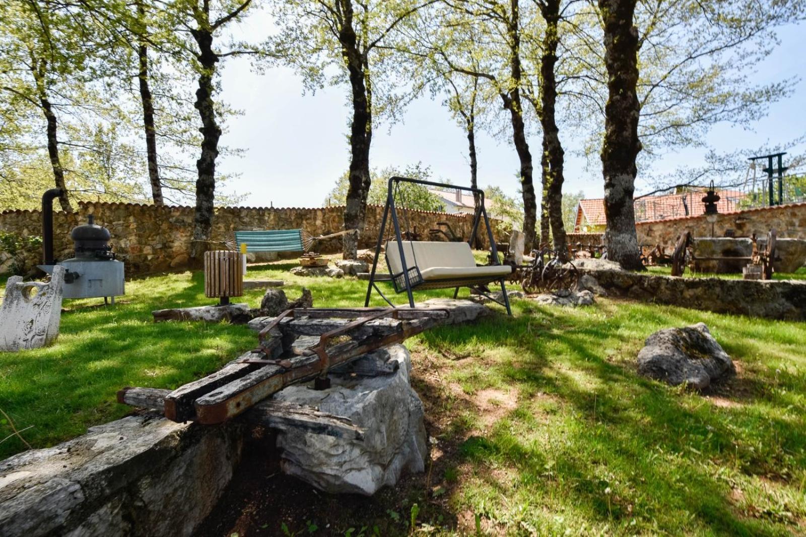 Holiday home with swimming pool, wellness, horses and donkeys